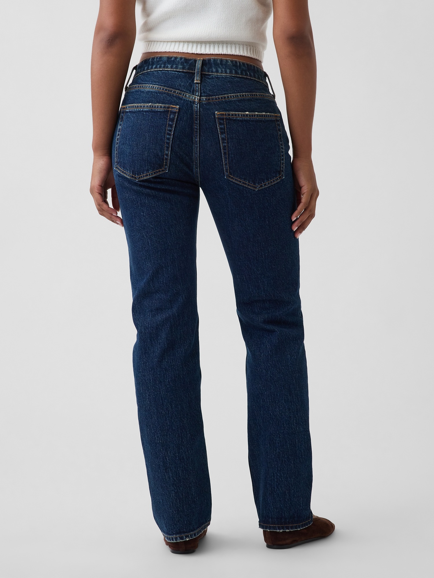 Женские джинсы Gap Curvy Mid Rise Relaxed Straight Jeans — фото 4
