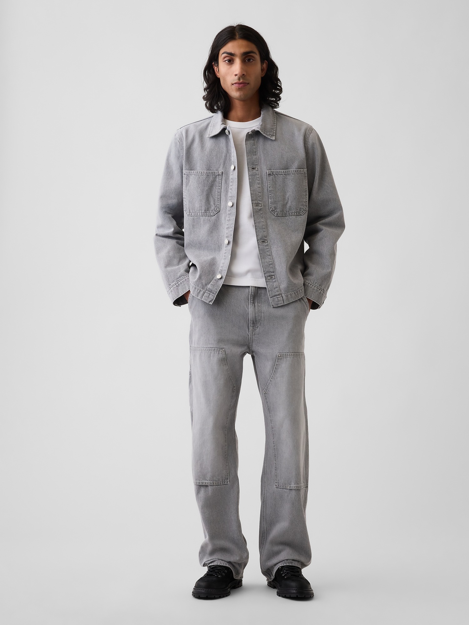 Мужская куртка Gap Denim Relaxed Utility Shirt Jacket, цвет: Серый небесно-голубой — фото 2