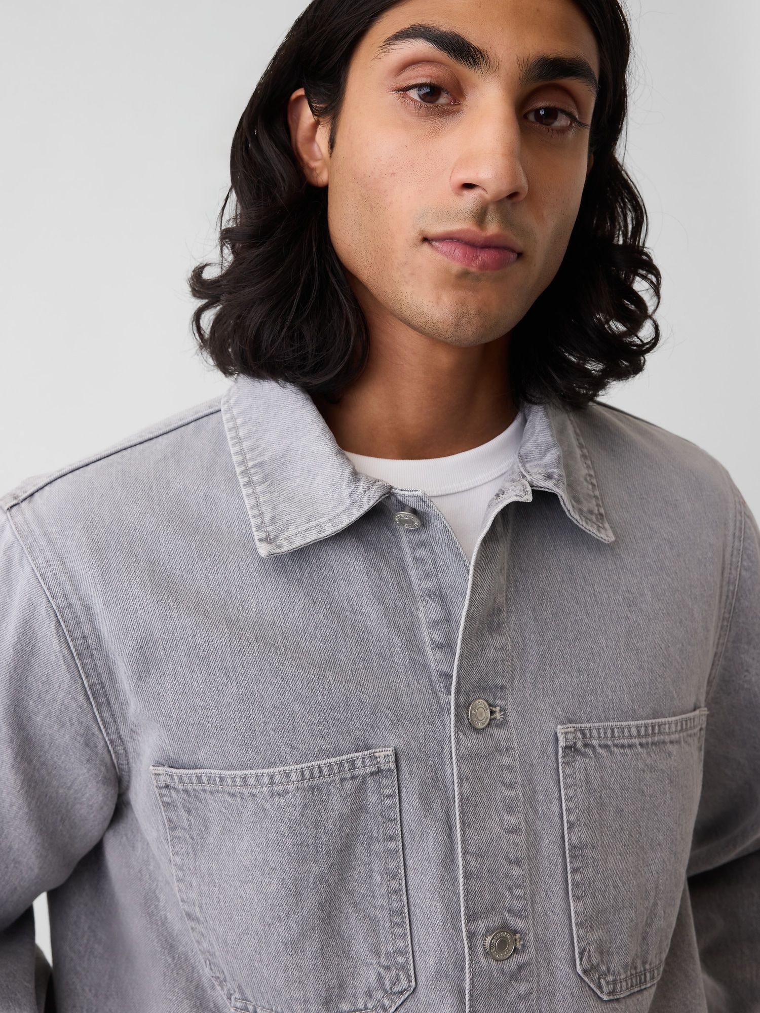 Мужская куртка Gap Denim Relaxed Utility Shirt Jacket, цвет: Серый небесно-голубой — фото 4