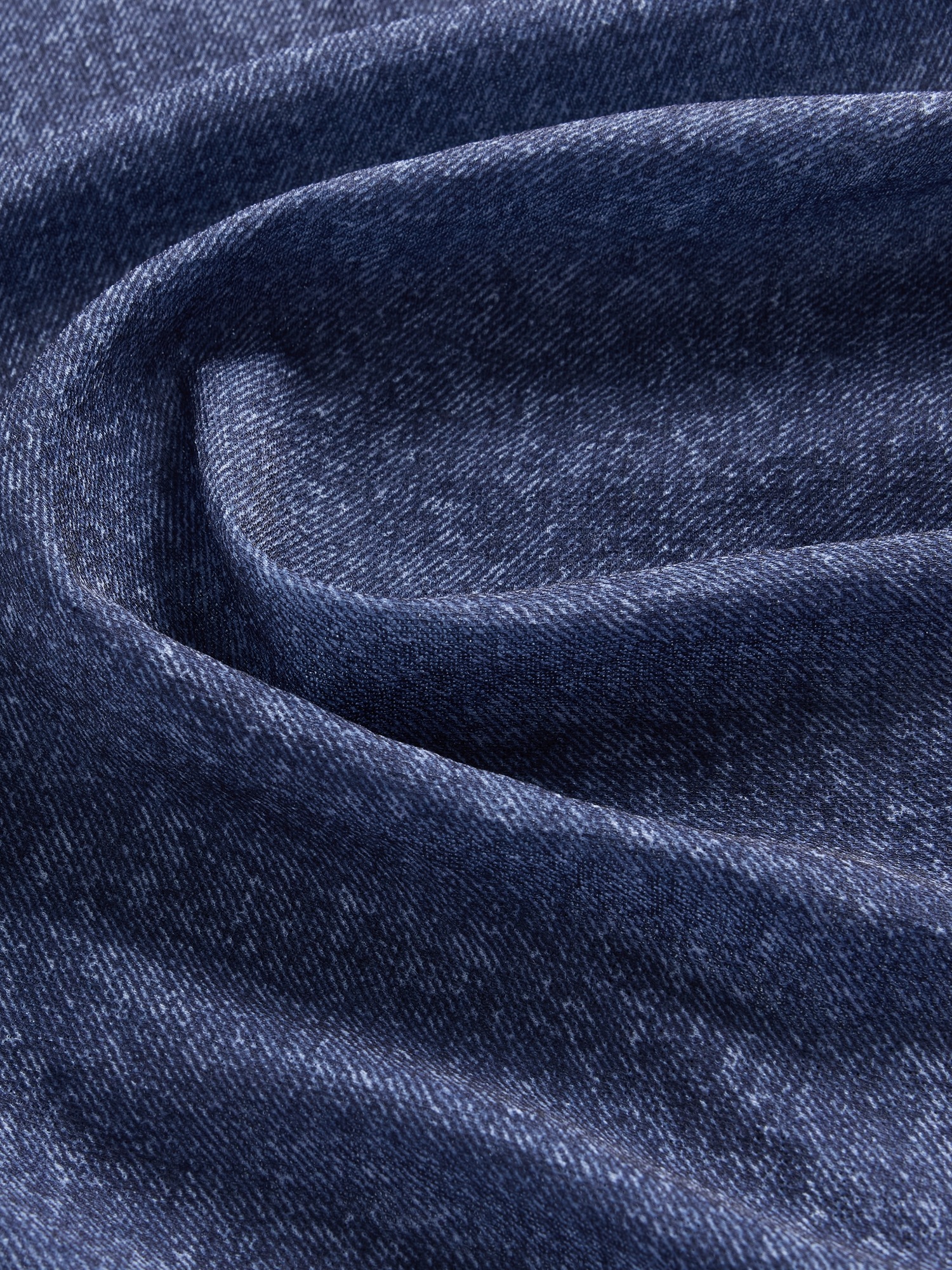 Женская футболка Gap GapStudio Printed Denim Sheer, цвет: Тёмный джинсовый — фото 5