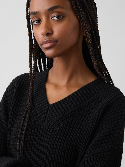 Image number 4 showing, 100% Cotton Oversized Shaker V-Neck Sweater
