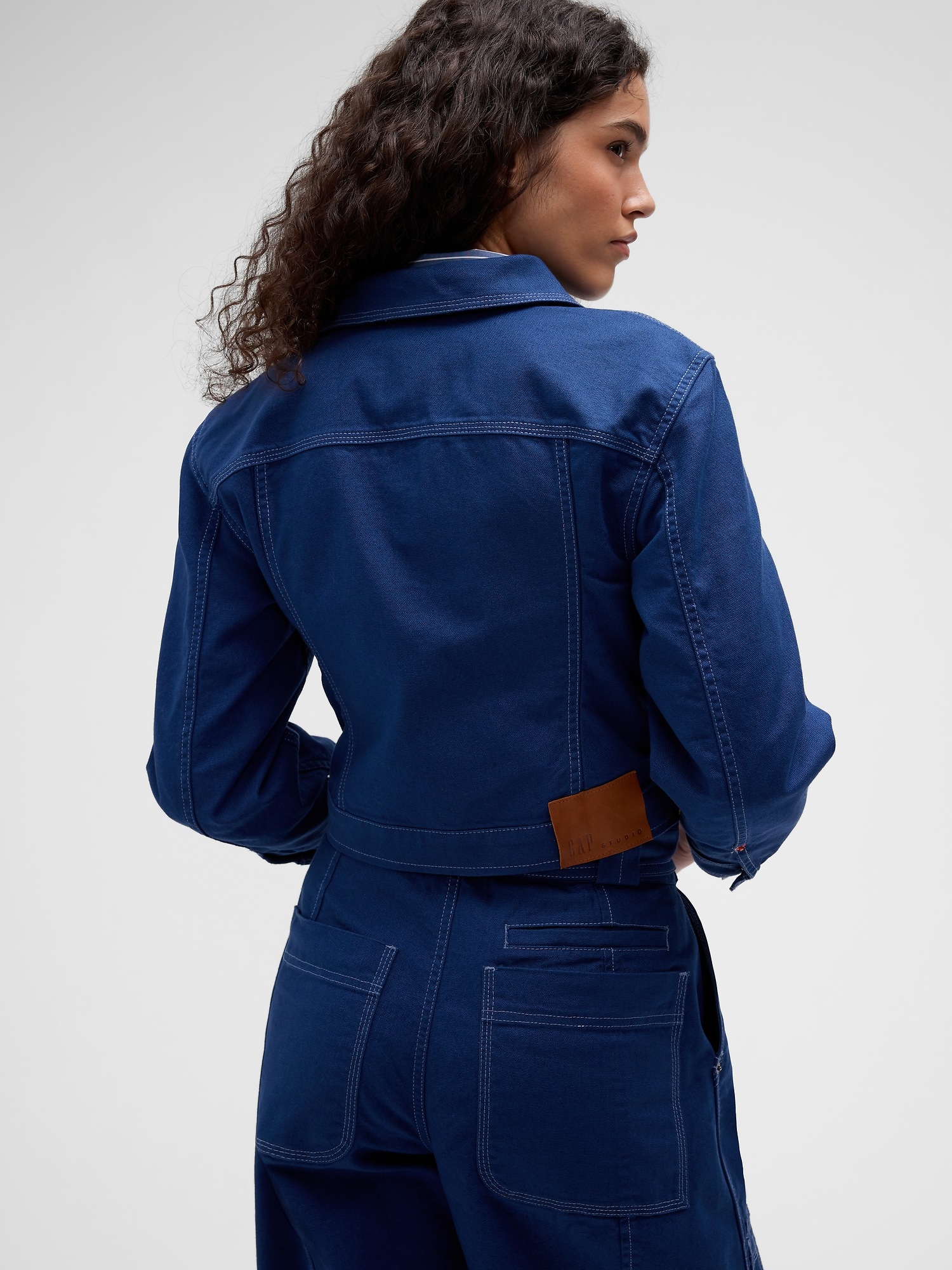 Женская куртка Gap GapStudio Crop Canvas, цвет: Синий — фото 3