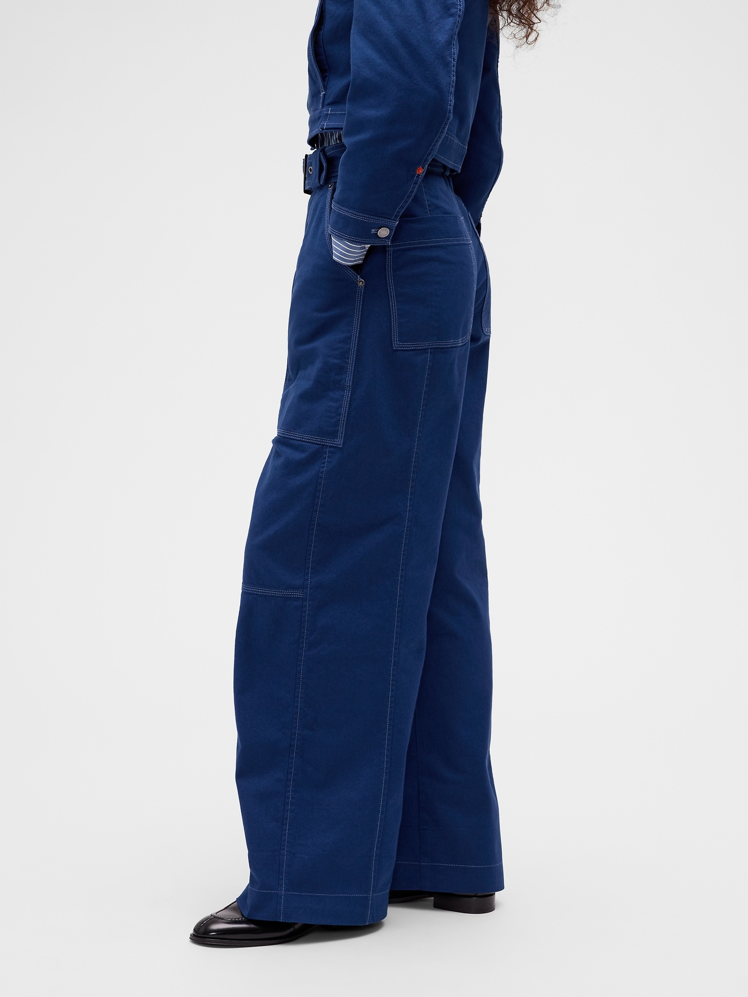 Женские брюки Gap GapStudio Canvas Belted Utility, цвет: Синий — фото 3