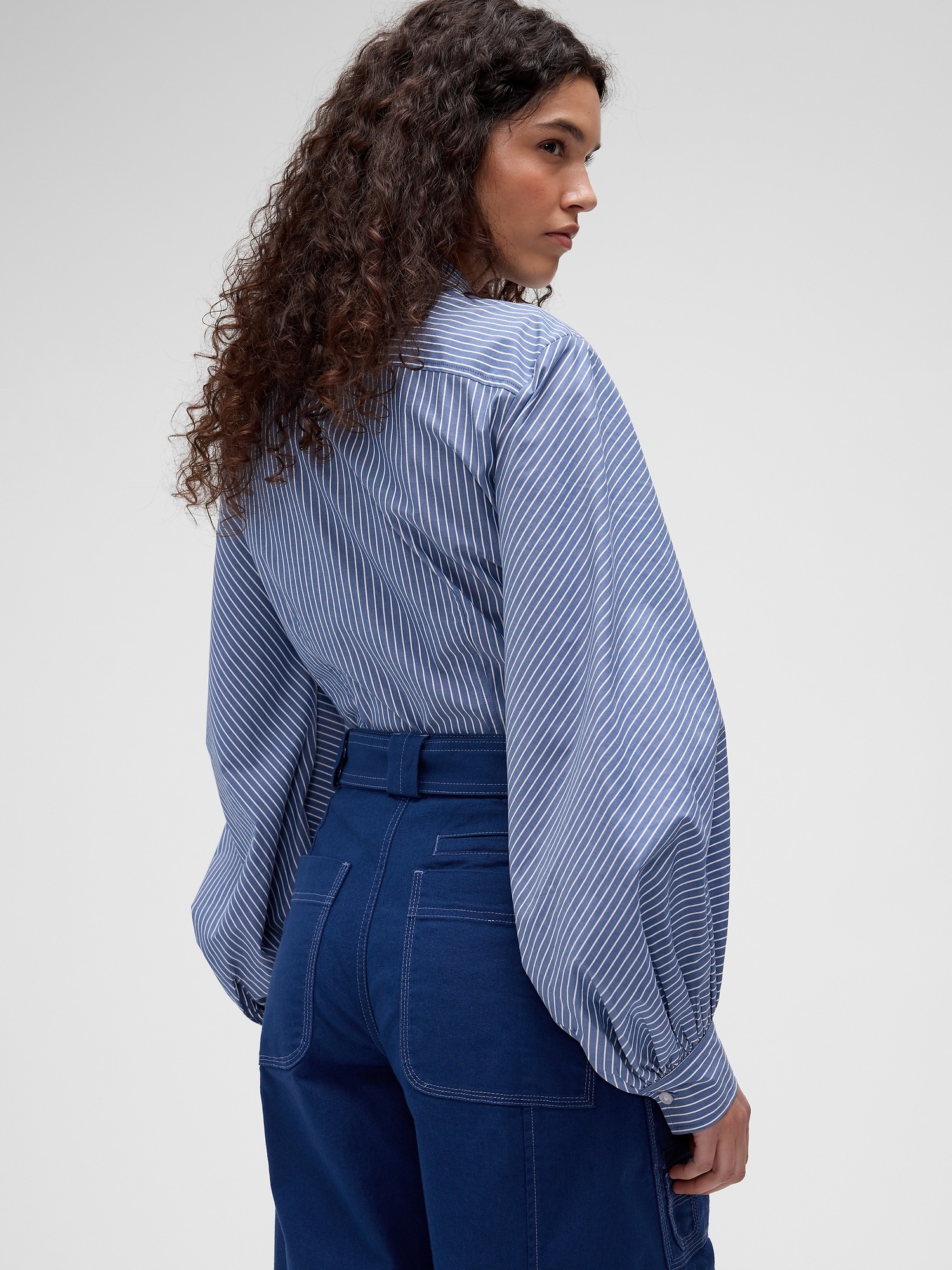 Женская рубашка Gap GapStudio Poplin Fitted, цвет: Синий полосатый — фото 2