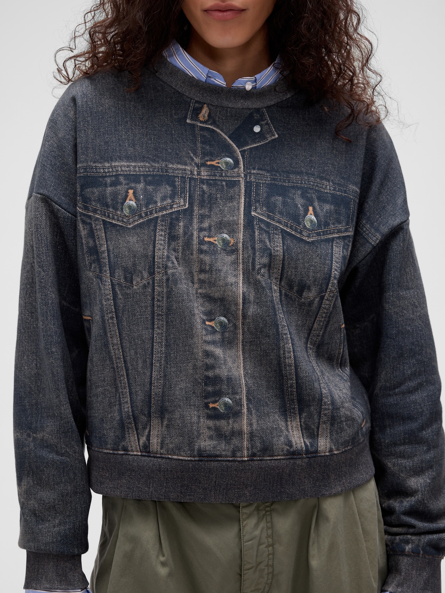 Женский свитшот Gap GapStudio Printed Denim Sweatshirt, цвет: Тёмный джинсовый — фото 4