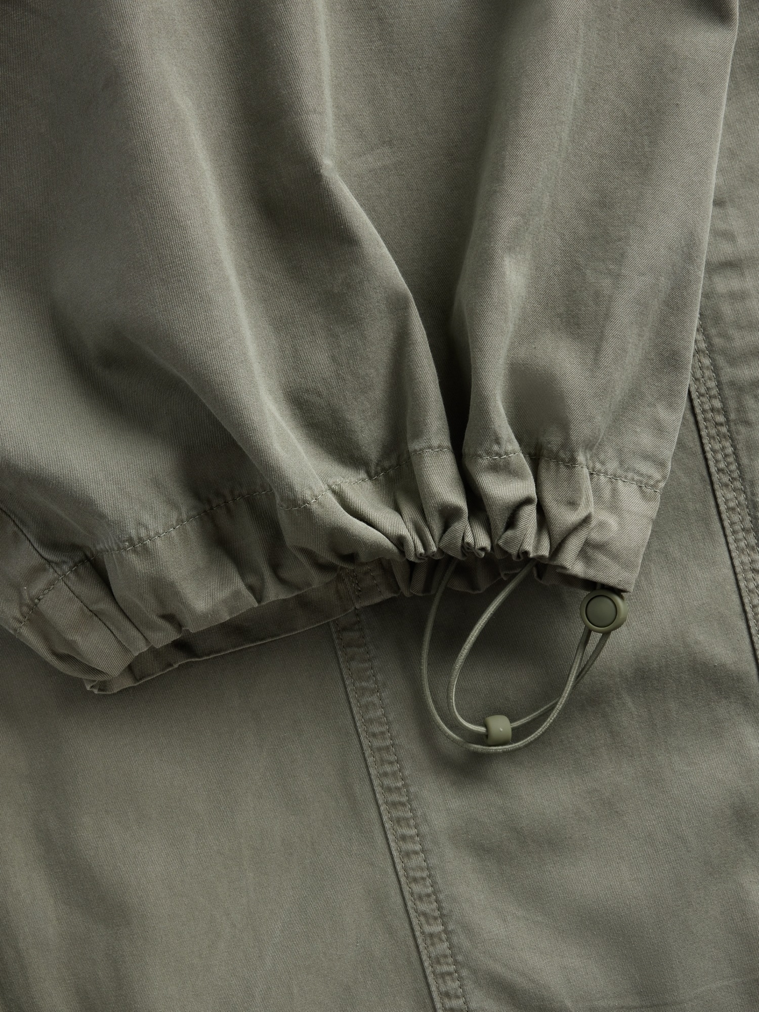 Женские брюки Gap GapStudio Pleated Parachute, цвет: Surplus Global — фото 6