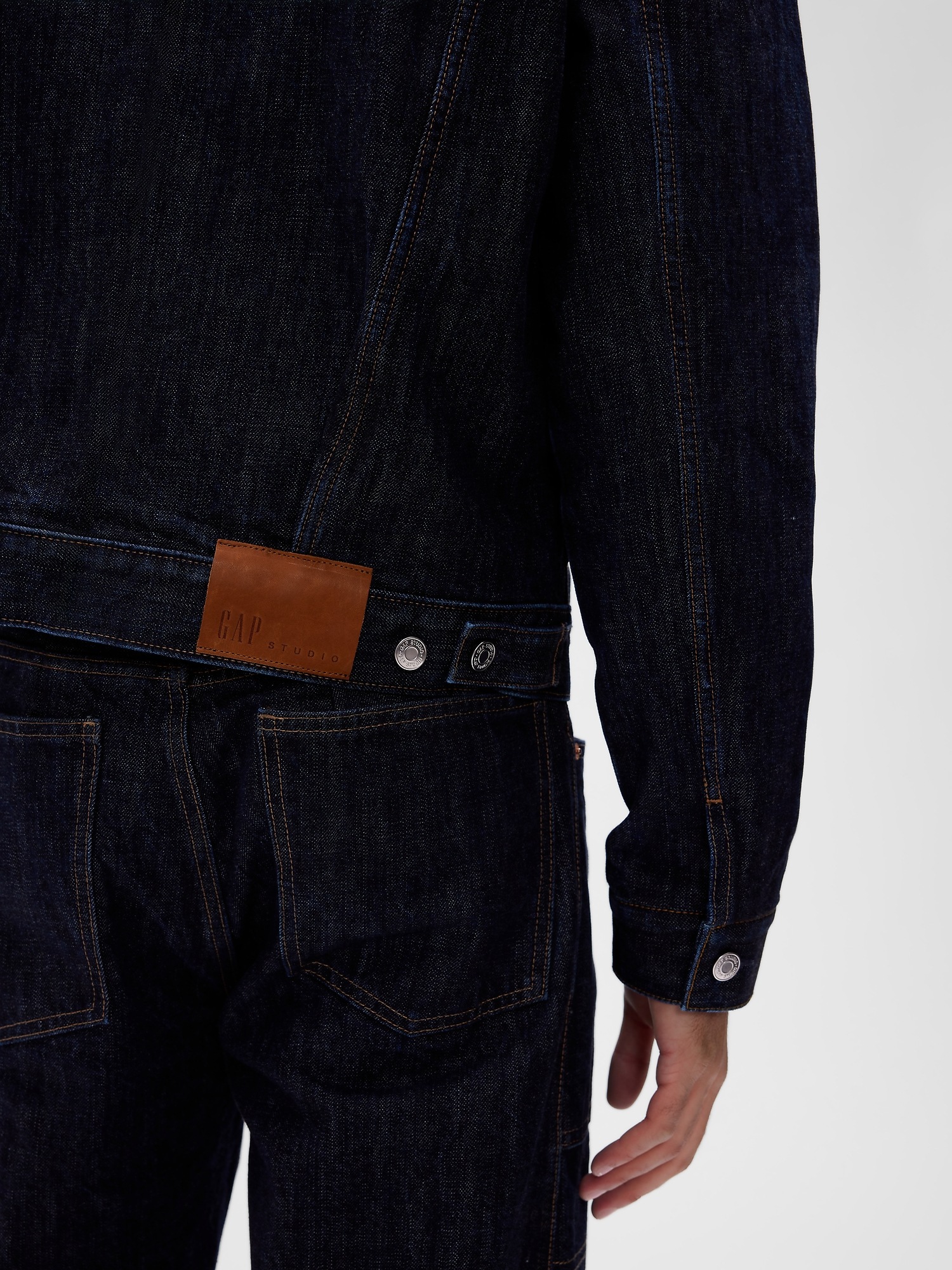 Мужская куртка Gap GapStudio Asymmetric Denim Jacket, цвет: Тёмная варка — фото 7