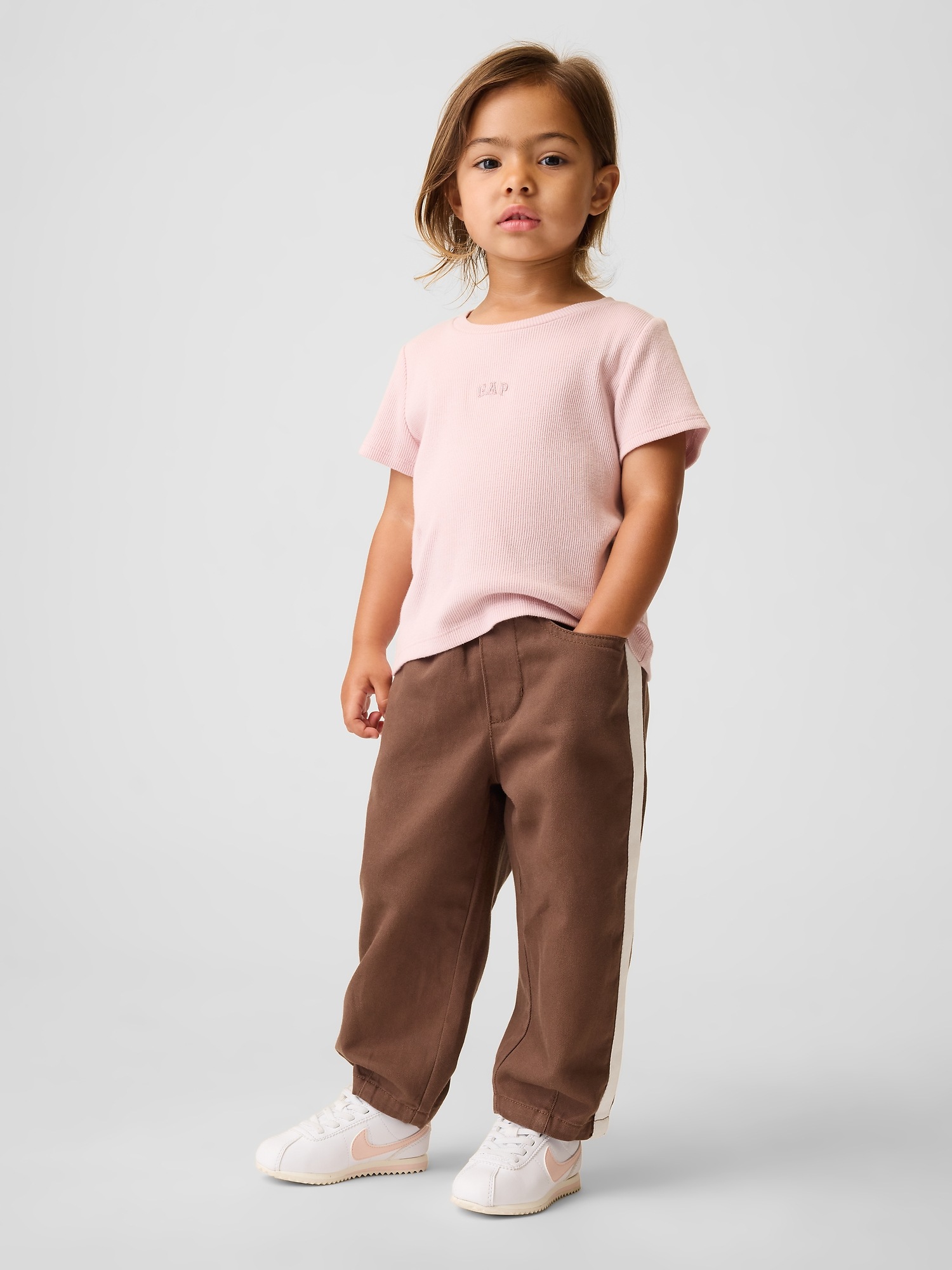 Детские брюки Gap Baby & Toddler UltraSoft Pull-On Barrel Pants — фото 2