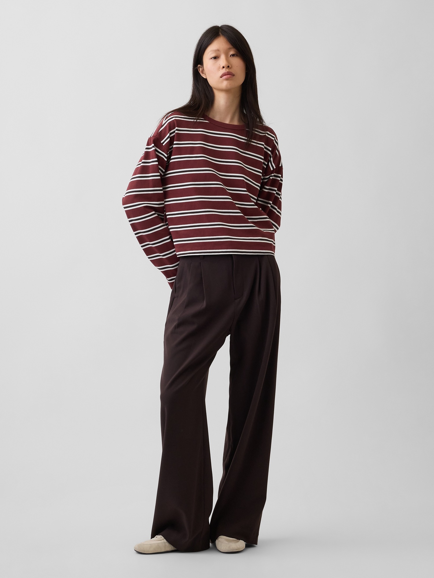 Женская футболка Gap Knit Oversized Crop T-Shirt, цвет: Красный / Коричневый — фото 2