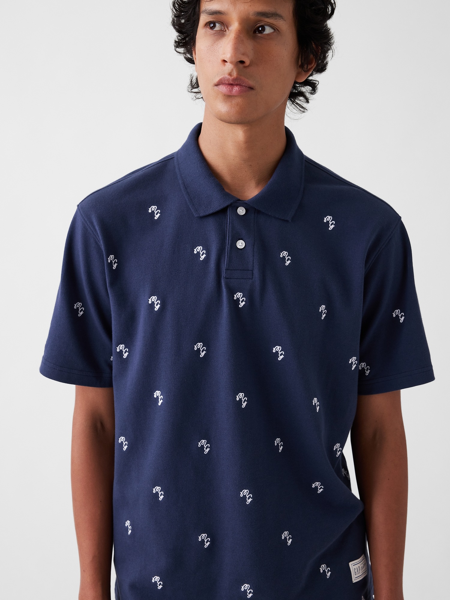 Женское поло Gap × Malbon Relaxed Logo Polo Shirt, цвет: Винтажный тёмно-синий — фото 5