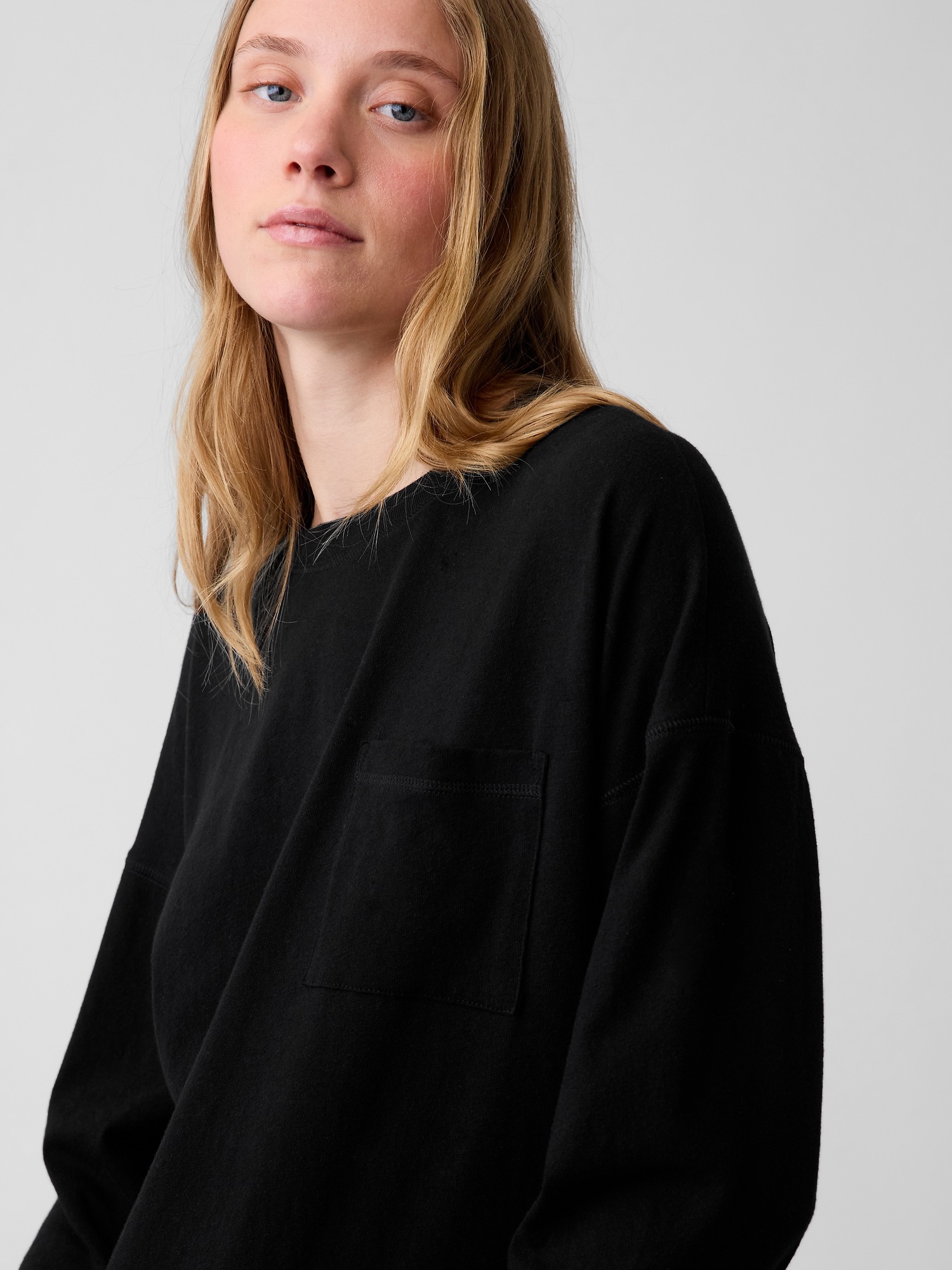 Женская футболка Gap 100% Cotton Authentic Pocket Big, цвет: Чёрный — фото 4