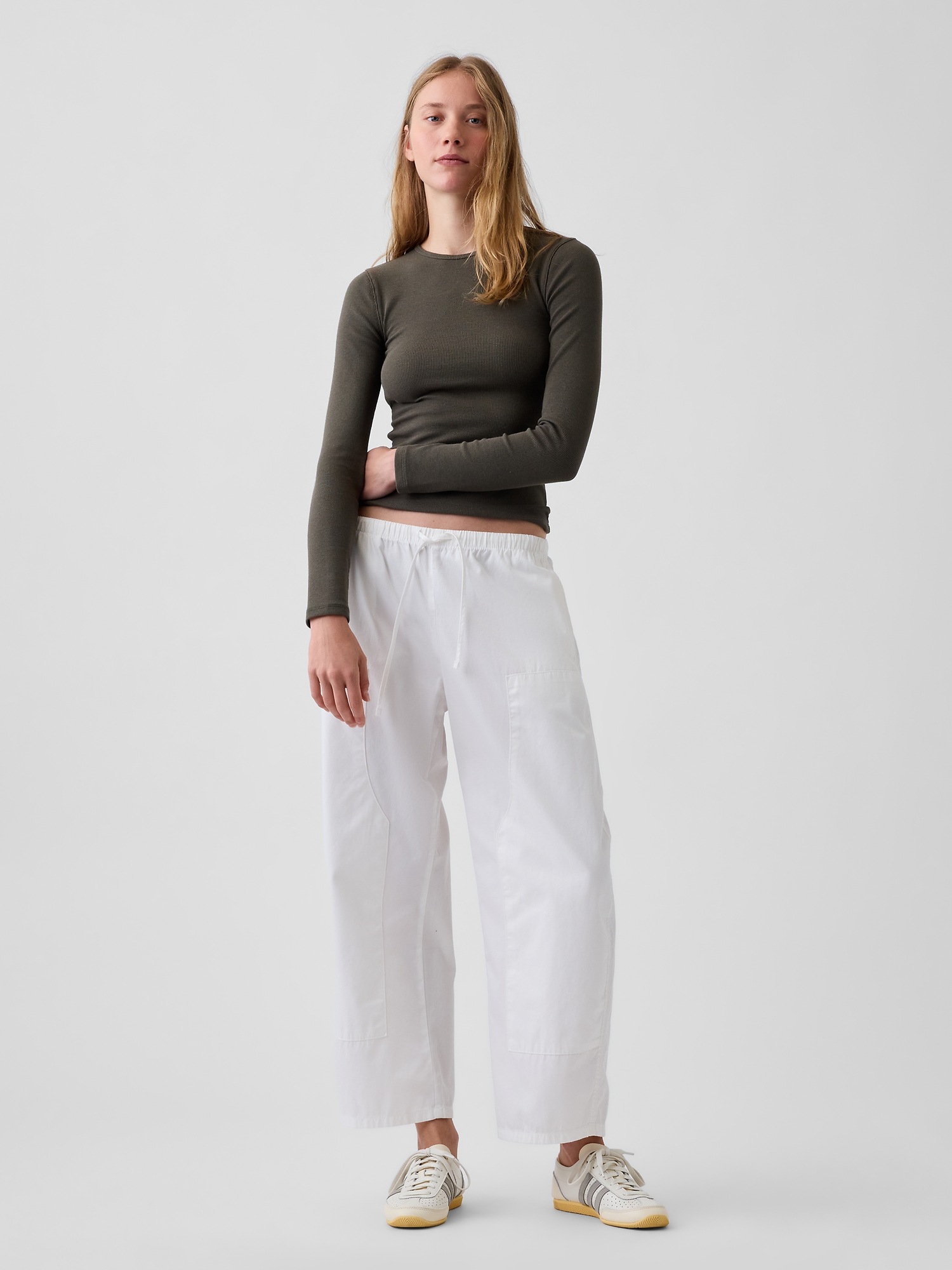 Женская футболка Gap Modern Rib, цвет: Зелёный — фото 2
