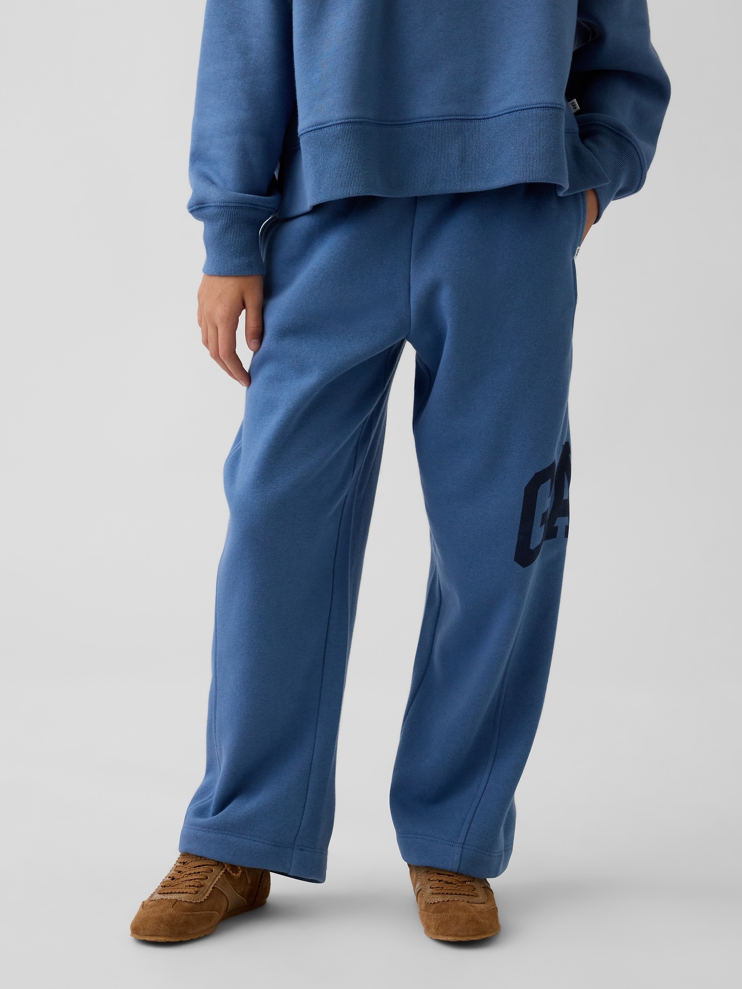 Детские брюки Gap Kids VintageSoft Relaxed Barrel Sweatpants — фото 3