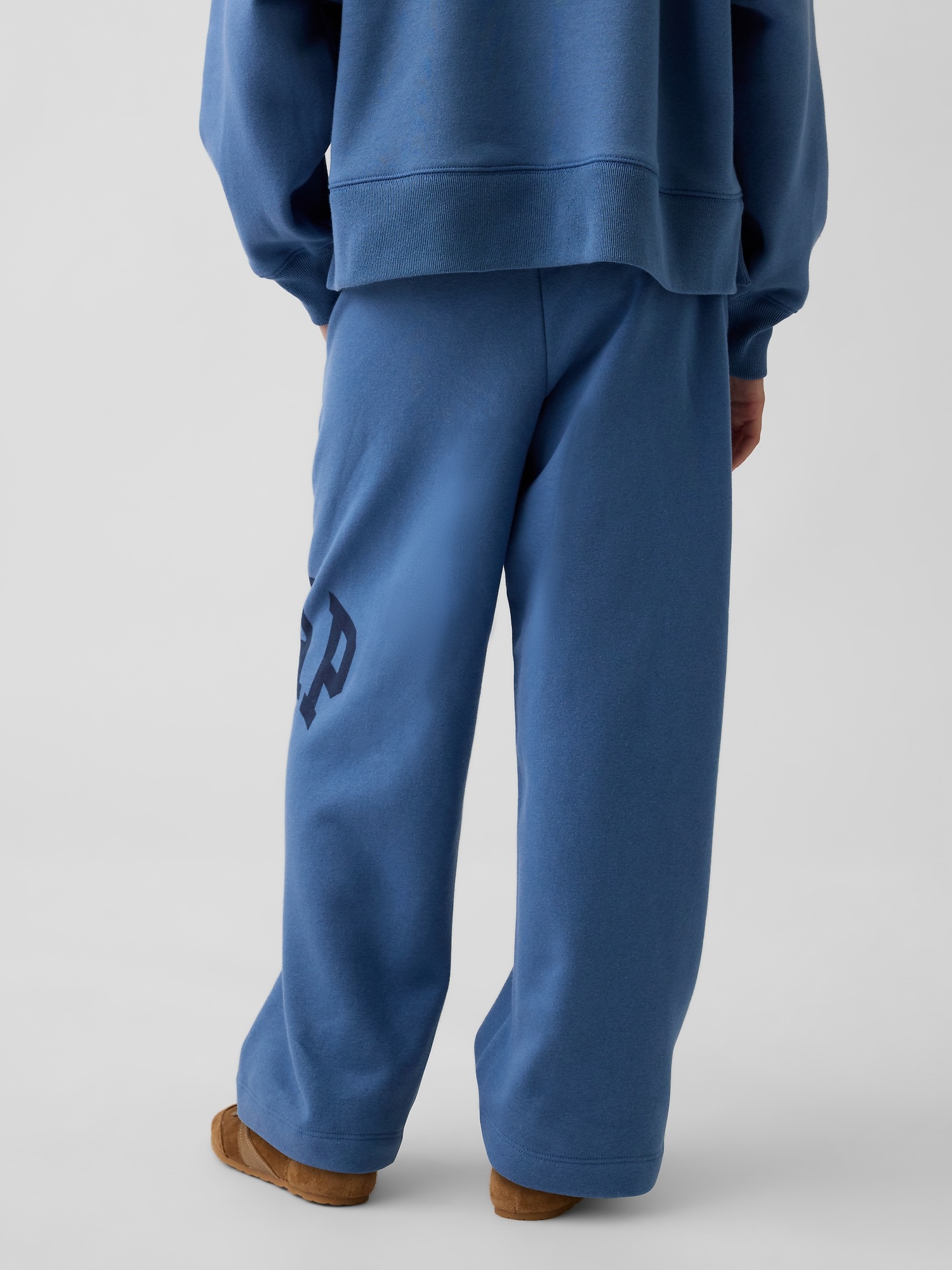 Детские брюки Gap Kids VintageSoft Relaxed Barrel Sweatpants — фото 4
