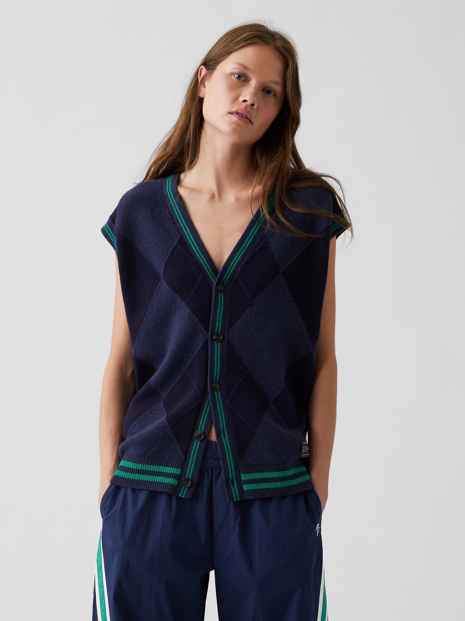 Женский жилет Gap × Malbon Oversized Argyle Sweater Vest, цвет: Винтажный тёмно-синий — фото 4