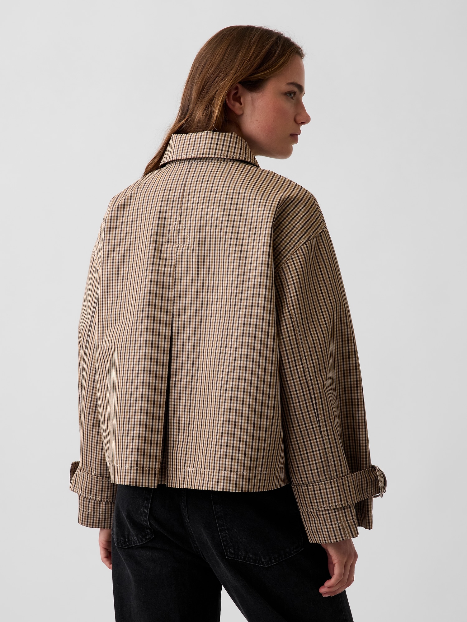 Женская куртка Gap Oversized Crop Trench, цвет: Коричневый клетчатый — фото 3