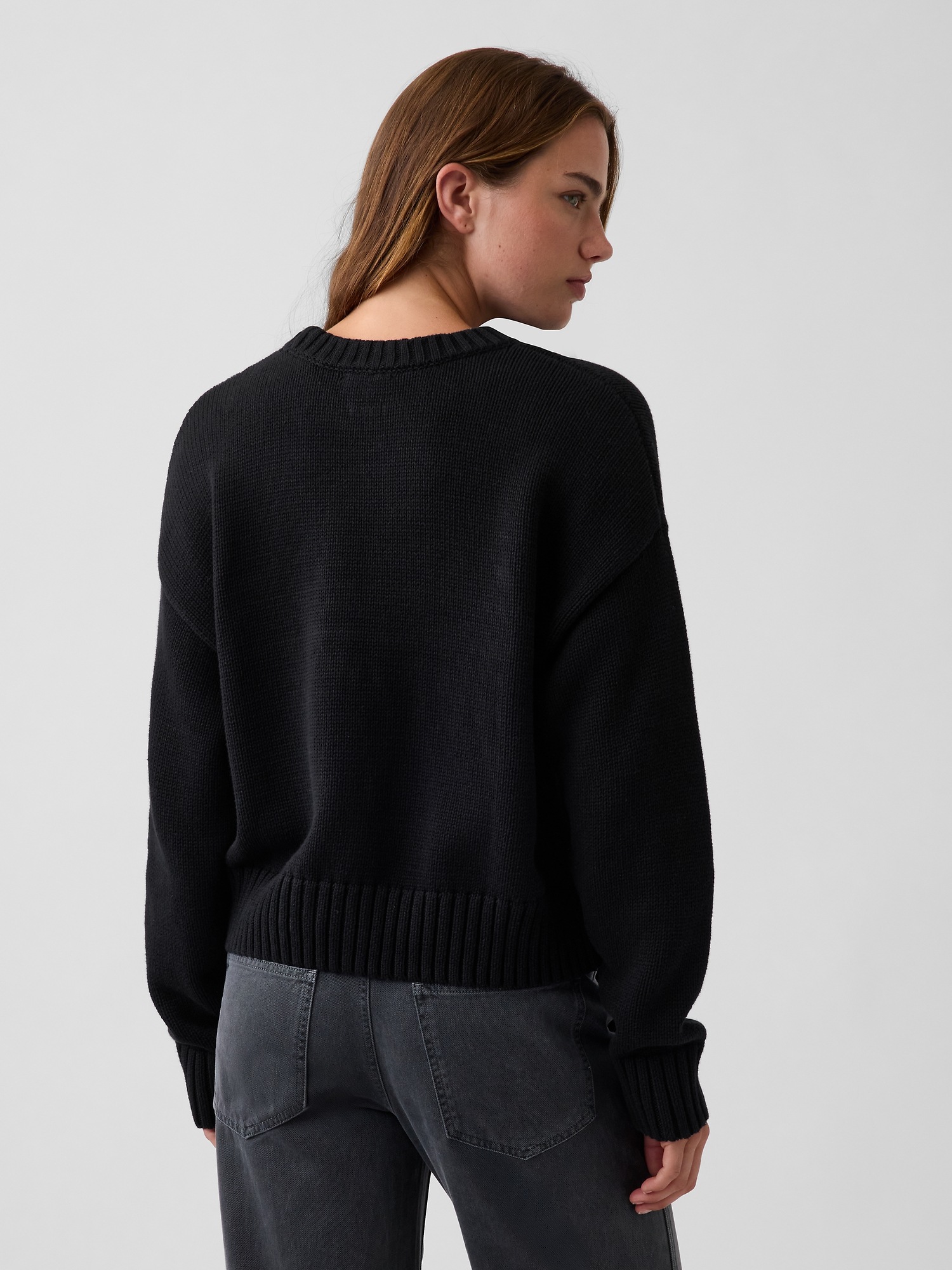 Женский свитер Gap 100% Cotton Oversized Crop Sweater, цвет: Чёрный — фото 3