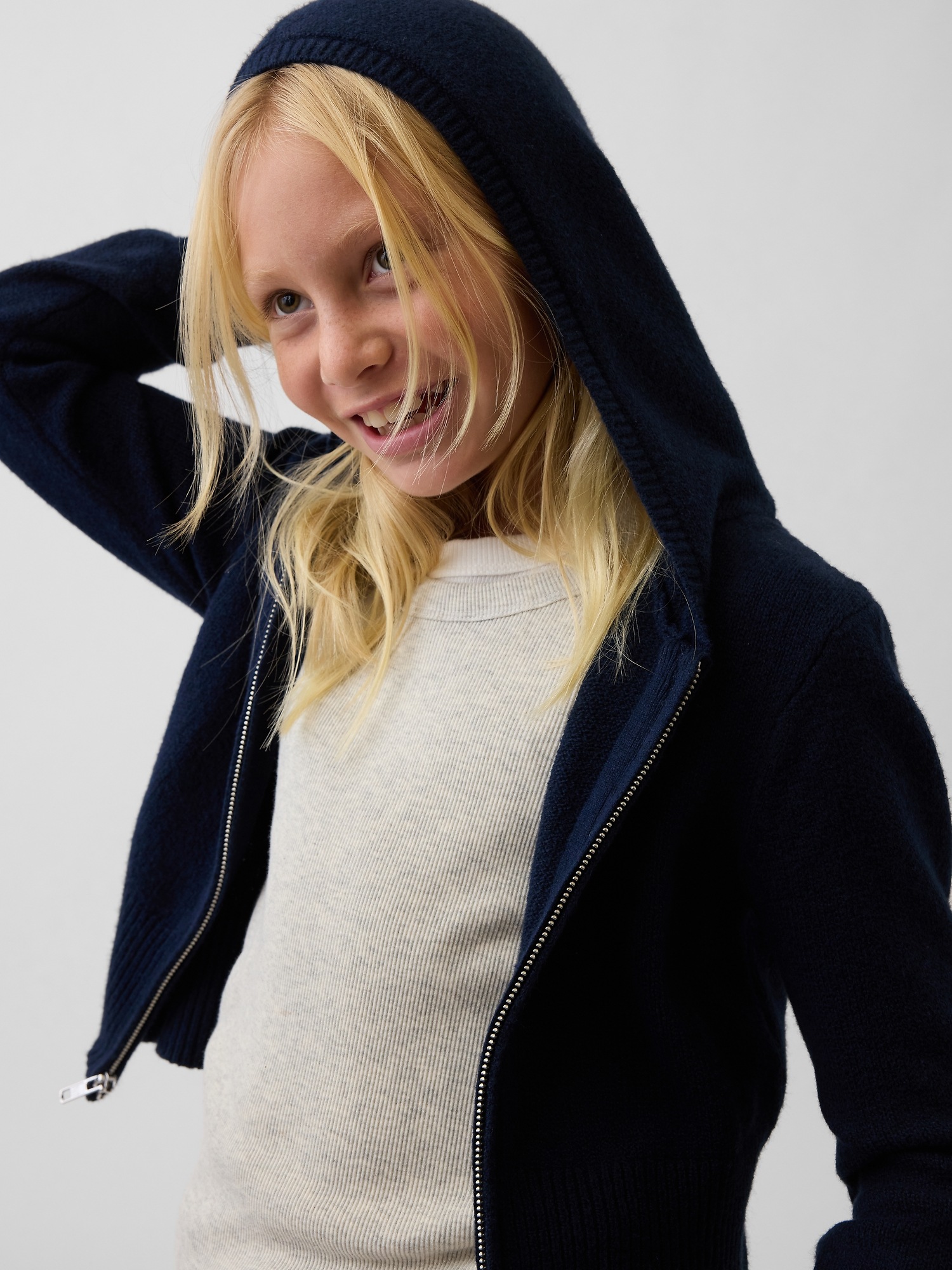 Детское худи Gap CashSoft Zip, цвет: Синий — фото 5