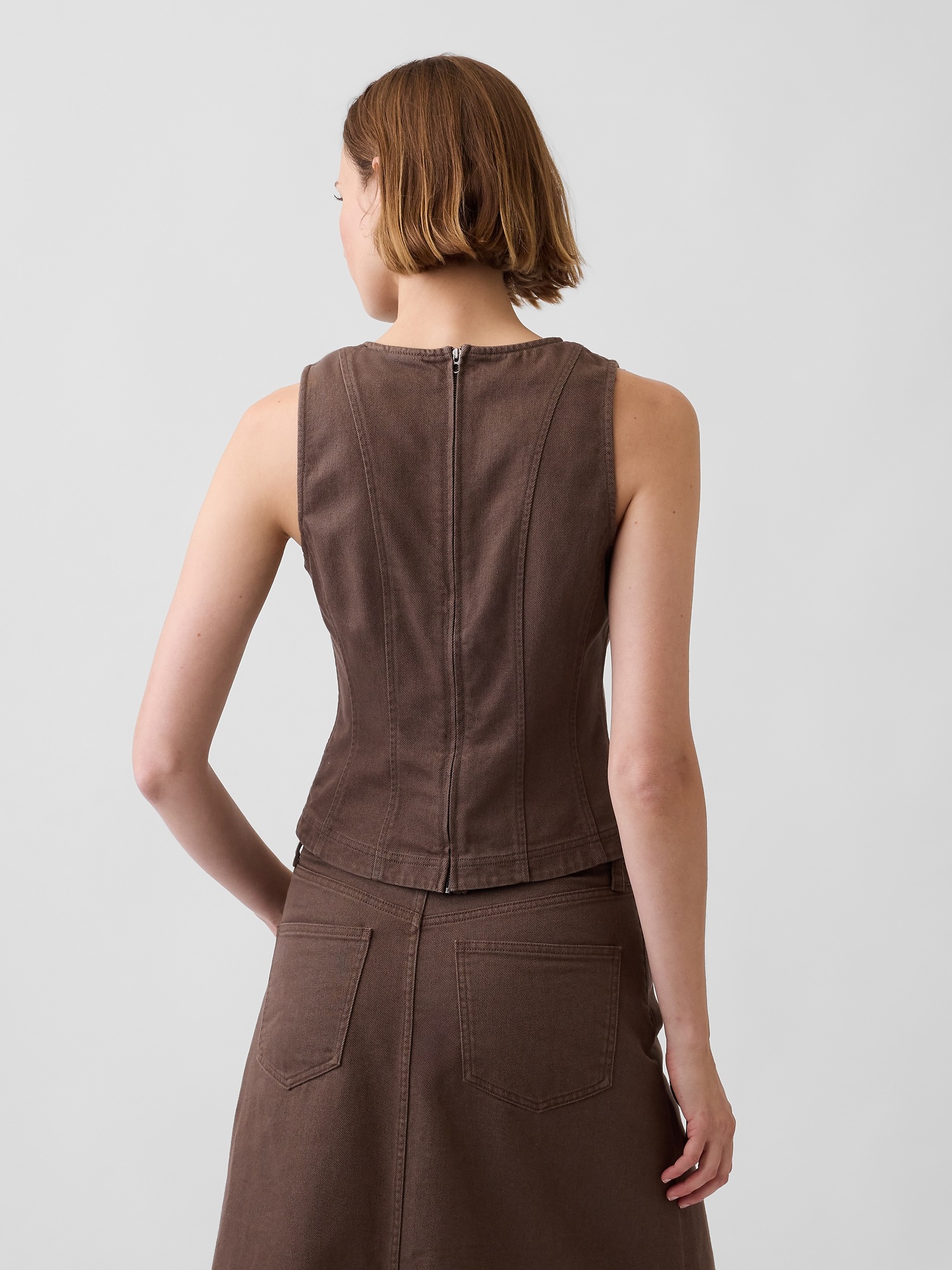 Женский топ Gap Seamed Twill Crop Shell Top, цвет: Холодный коричневый — фото 3