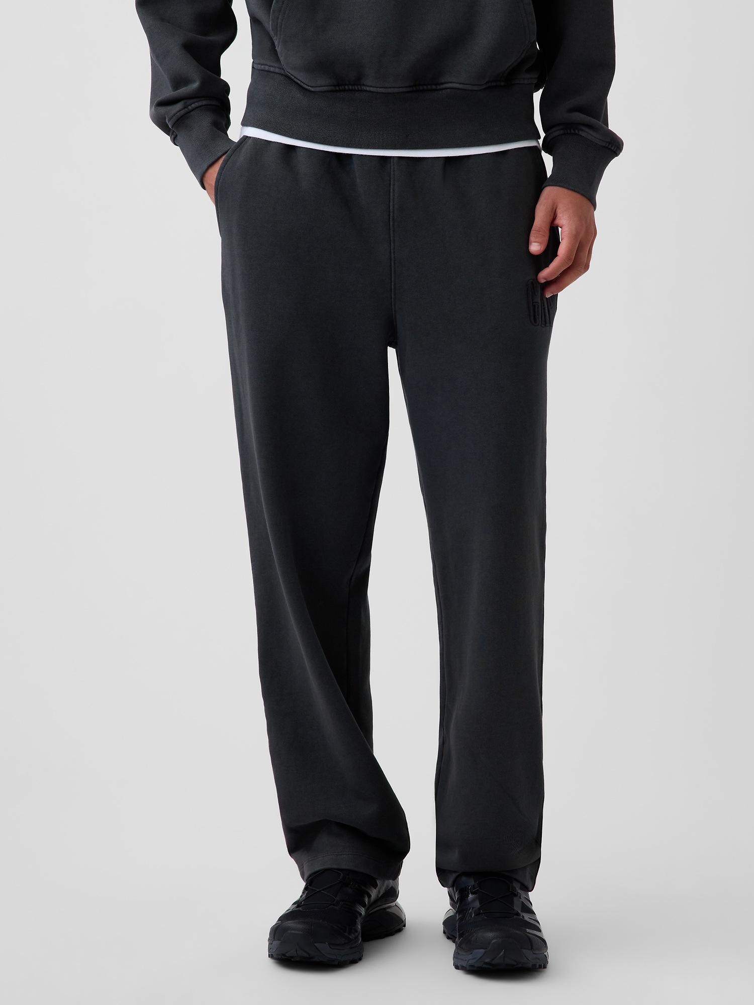 Мужские брюки Gap Heavyweight Relaxed Logo Sweatpants — фото 2