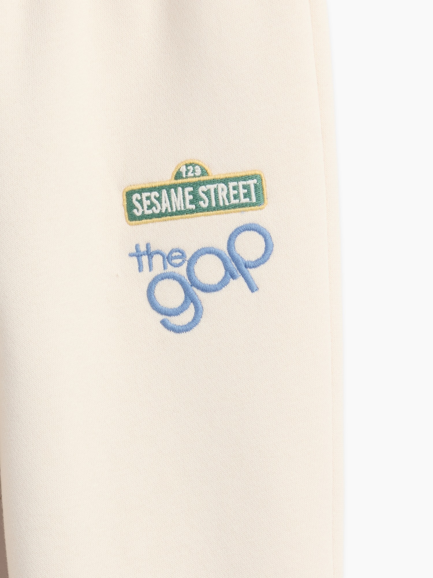 Брюки Gap VintageSoft Sesame Street Sweatpants для малышей, цвет: Chino — фото 5