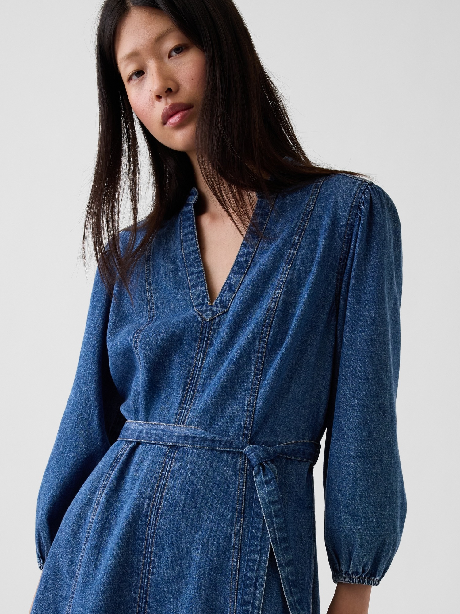 Женские платья Gap Denim Tie-Belt Midi Dress — фото 4
