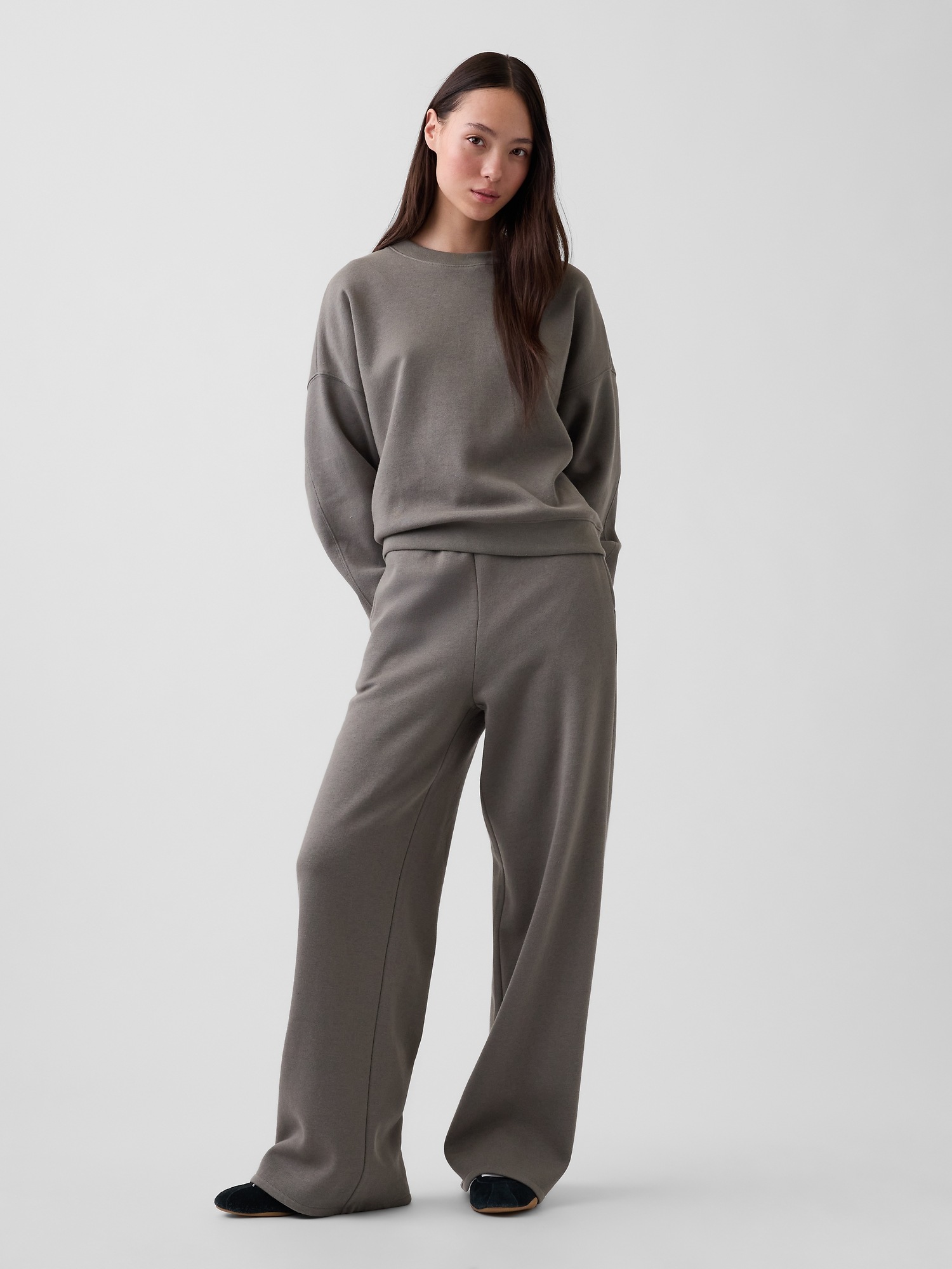Женские толстовки Gap Vintage Soft Wedge Crewneck, цвет: Серый — фото 5