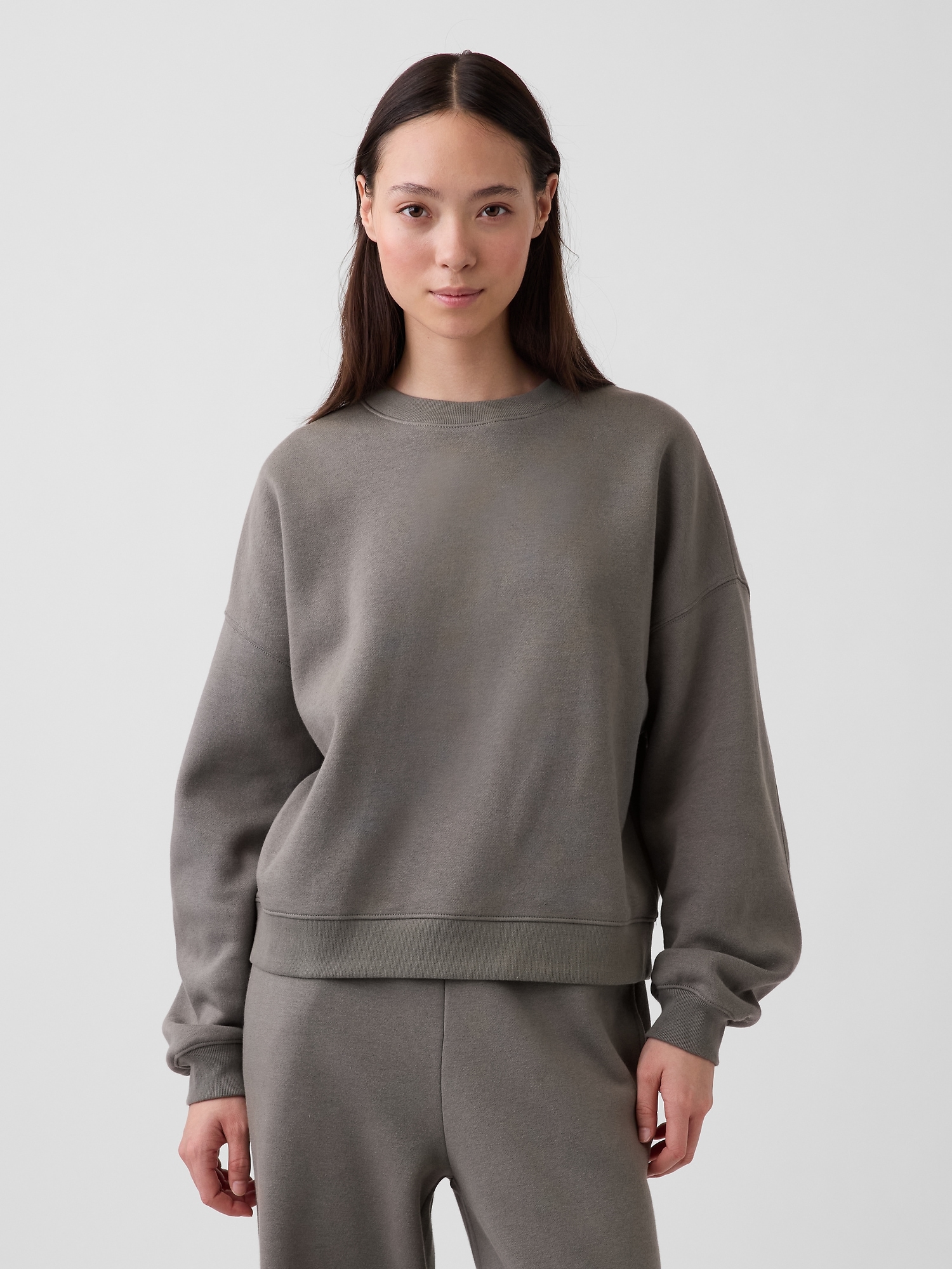 Женские толстовки Gap Vintage Soft Wedge Crewneck, цвет: Серый — фото 6