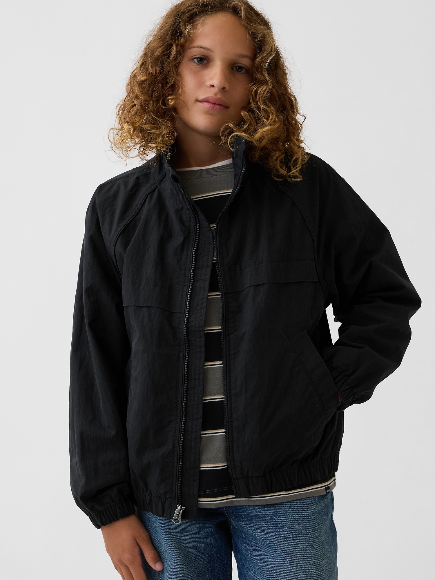 Детская куртка Gap Relaxed Track Jacket, цвет: Чёрный