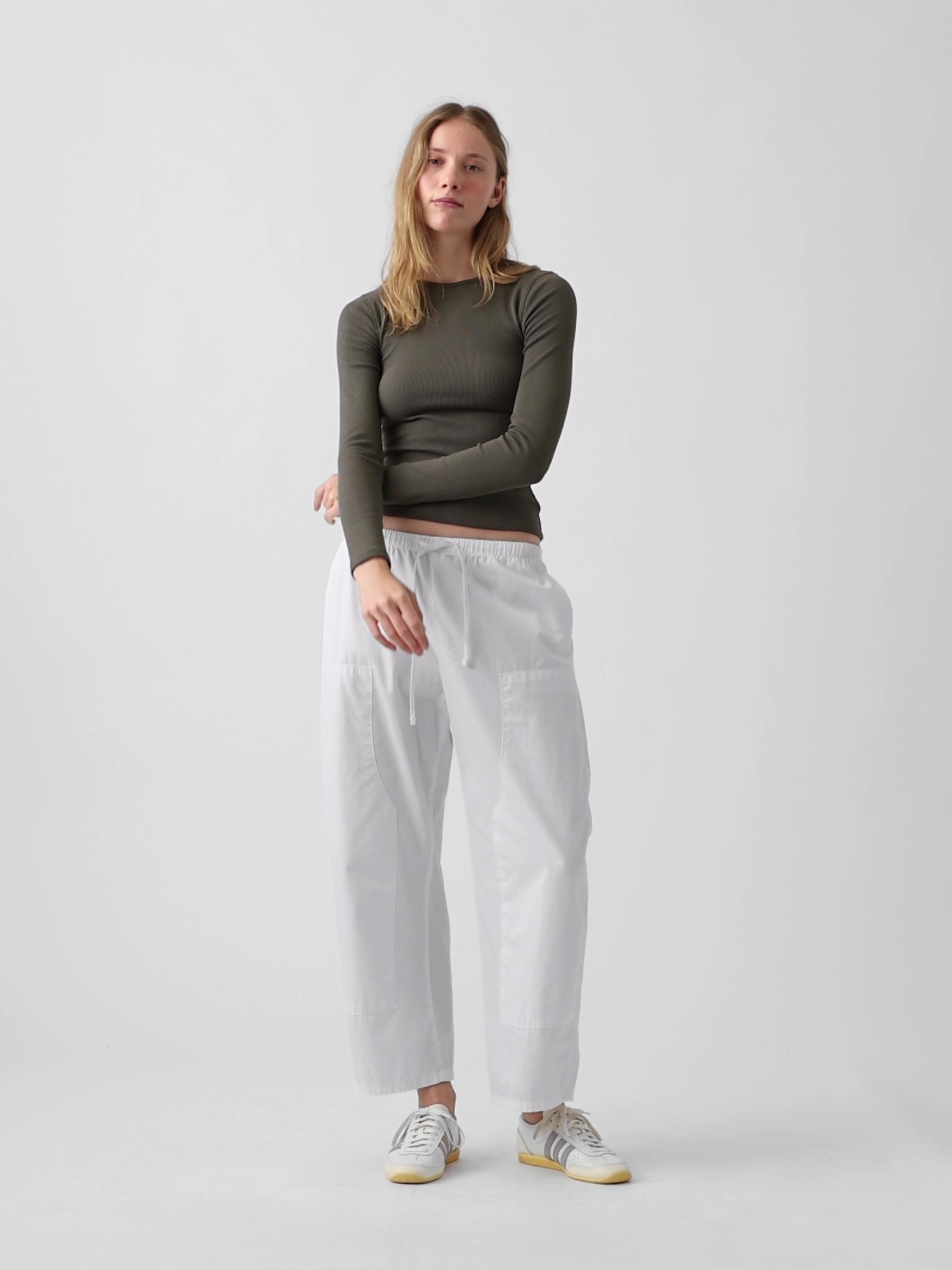 Женская футболка Gap Modern Rib, цвет: Зелёный — фото 4