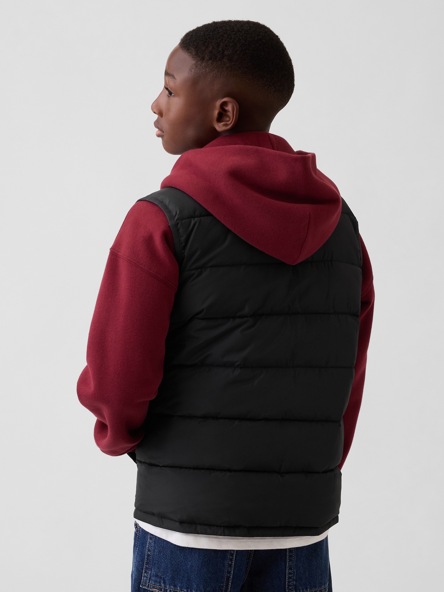 Детский жилет Gap Recycled Lightweight Puffer Vest, цвет: Чёрный, вариант 1 — фото 3