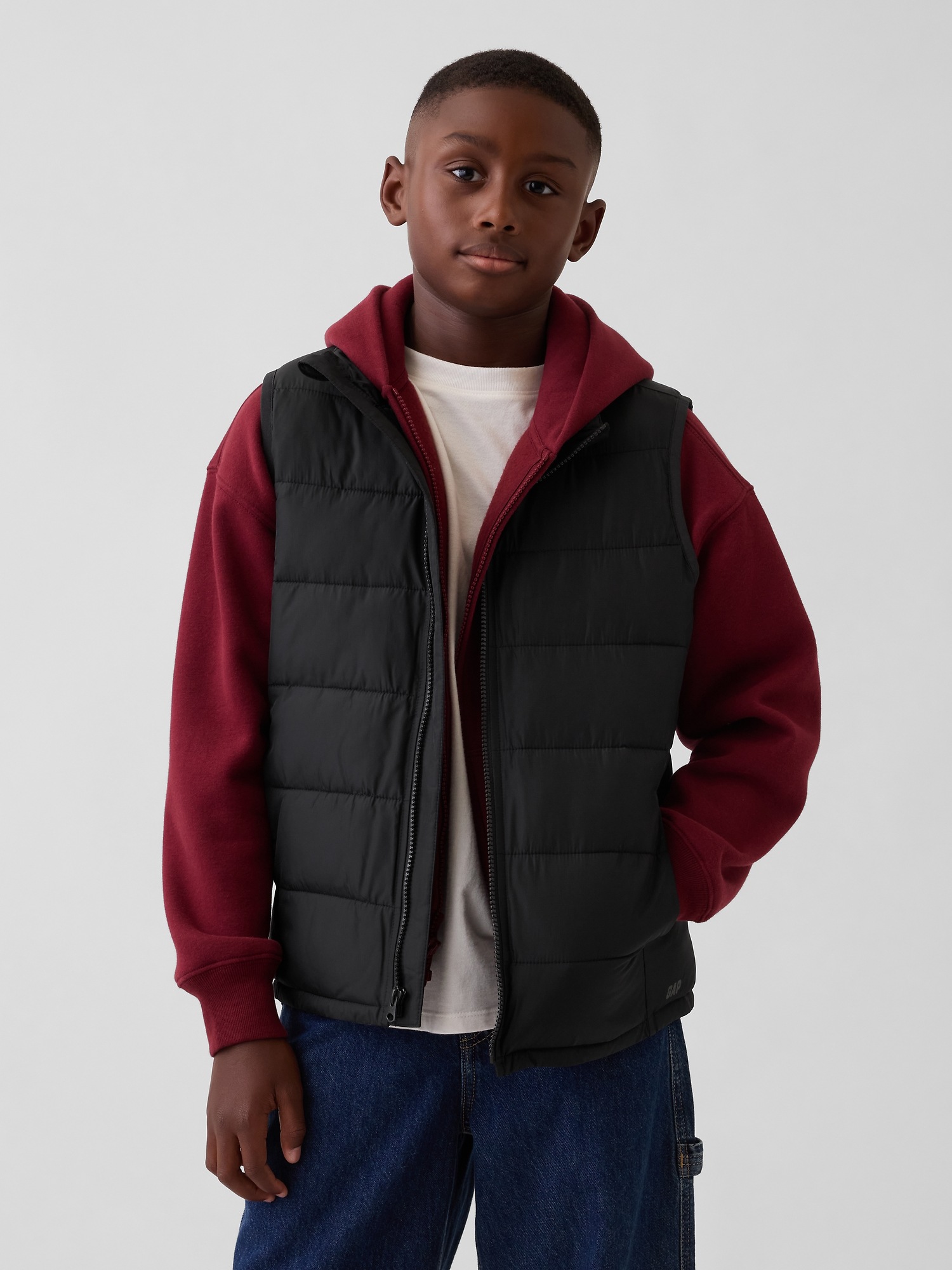 Детский жилет Gap Recycled Lightweight Puffer Vest, цвет: Чёрный