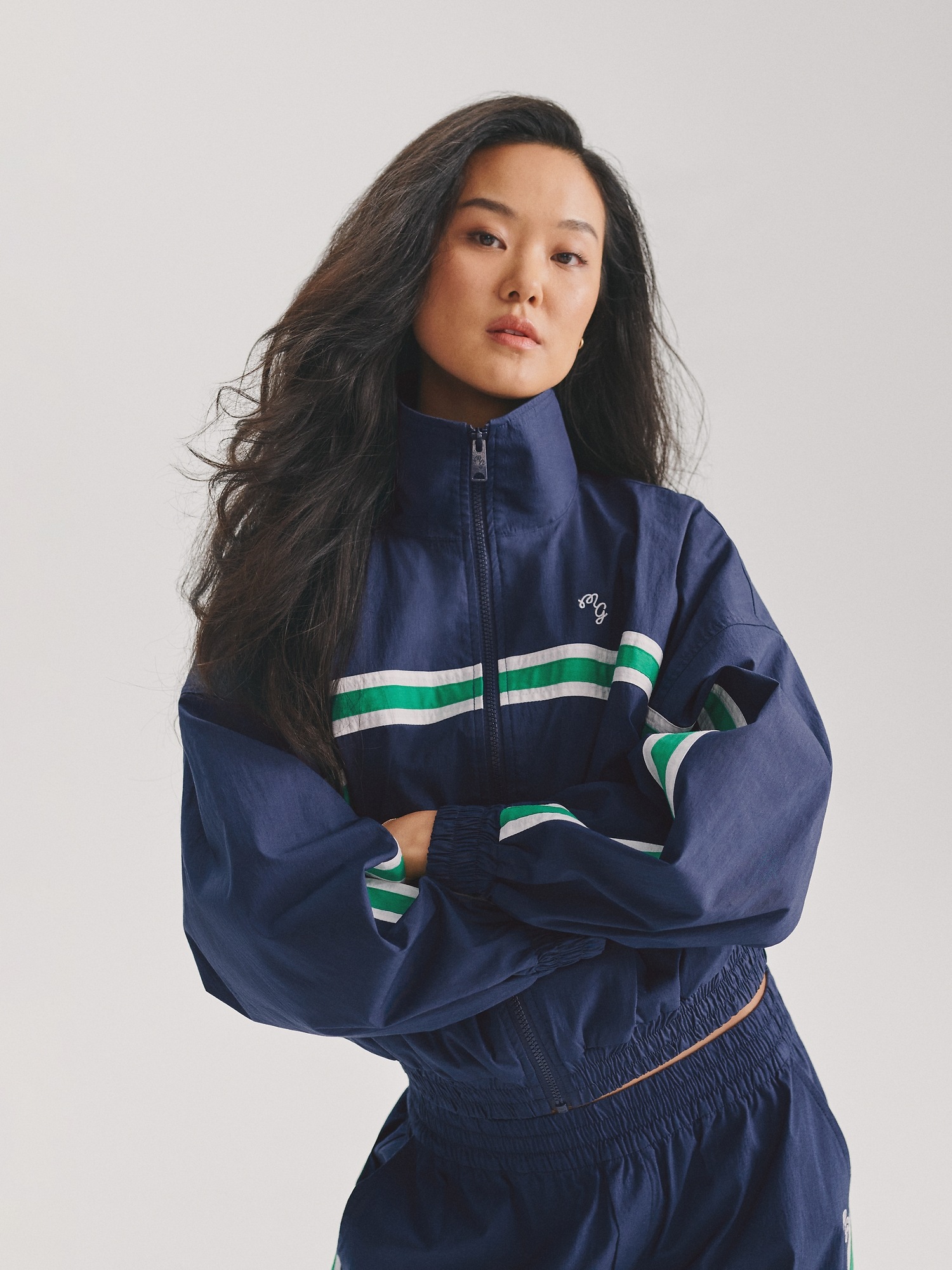 Женская куртка Gap × Malbon Textured Poplin Windbreaker, цвет: Винтажный тёмно-синий — фото 7
