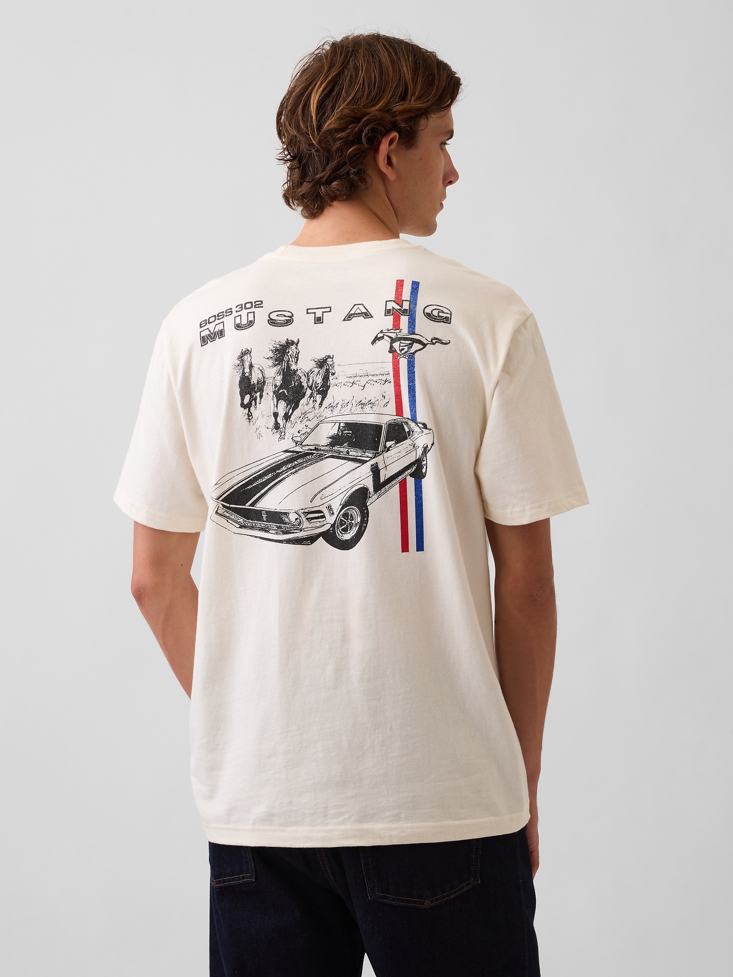 Мужские футболки Gap Ford Mustang Relaxed Graphic T-Shirt — фото 3