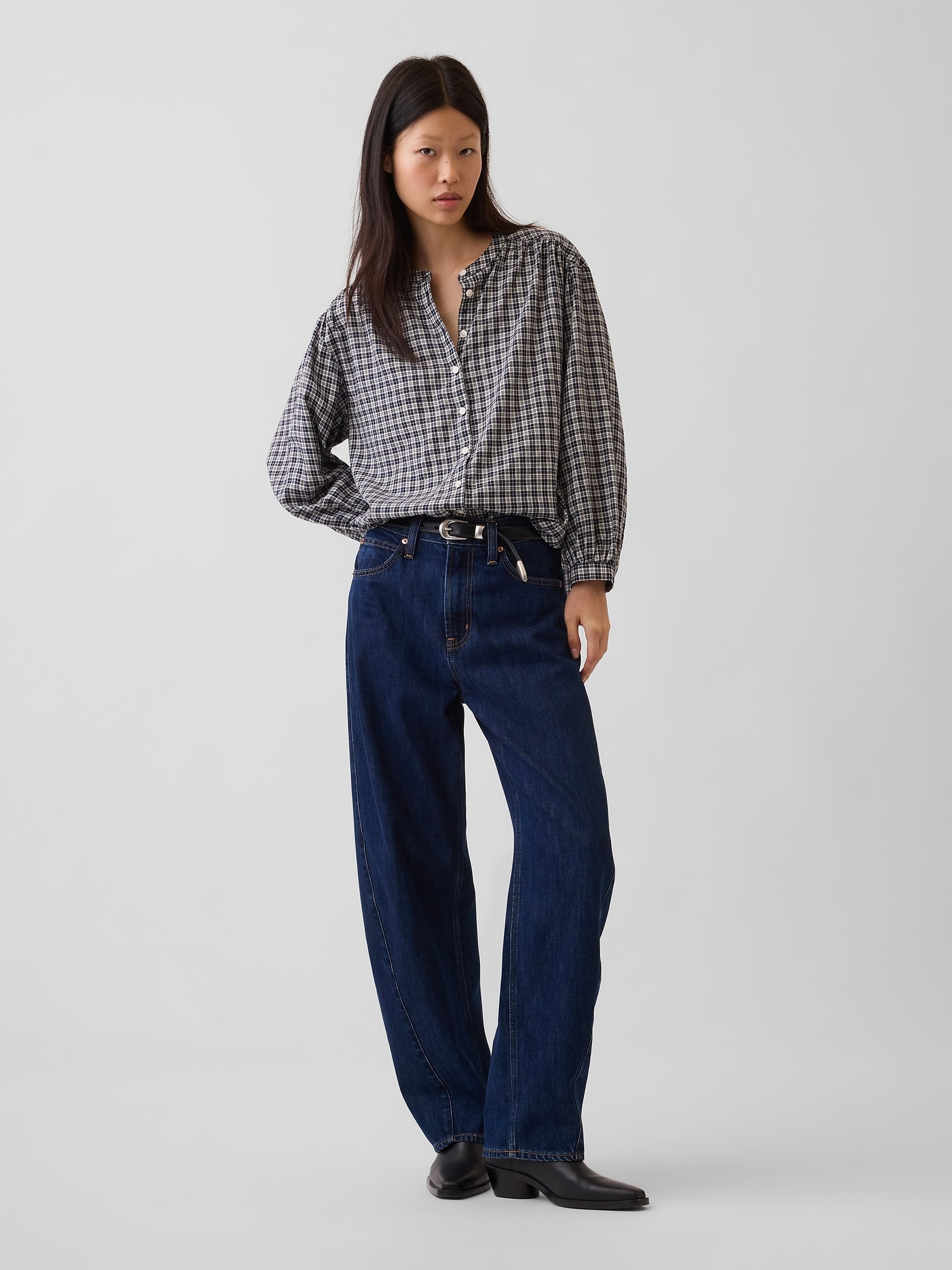 Женская рубашка Gap Relaxed Button-Front, цвет: Тёмно-синий клетчатый — фото 2