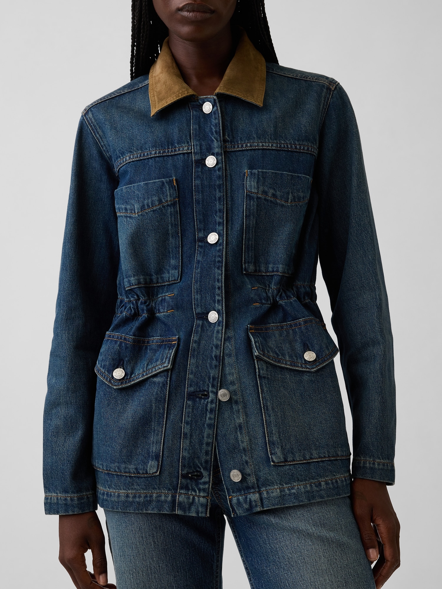 Женская куртка Gap Cinched-Waist Denim Chore, цвет: Тёмная варка — фото 4