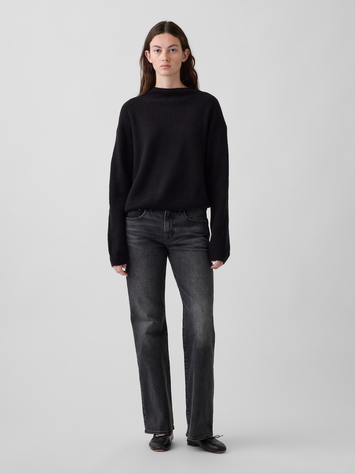 Женский свитер Gap CashSoft Oversized Rollneck, цвет: Чёрный — фото 2