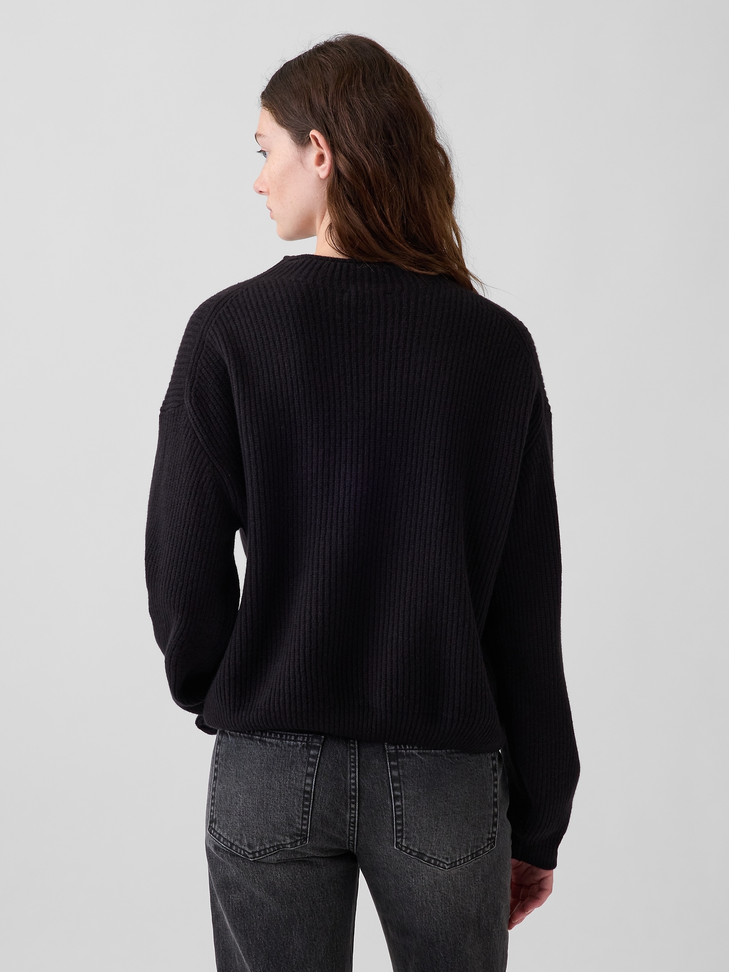 Женский свитер Gap CashSoft Oversized Rollneck, цвет: Чёрный — фото 3