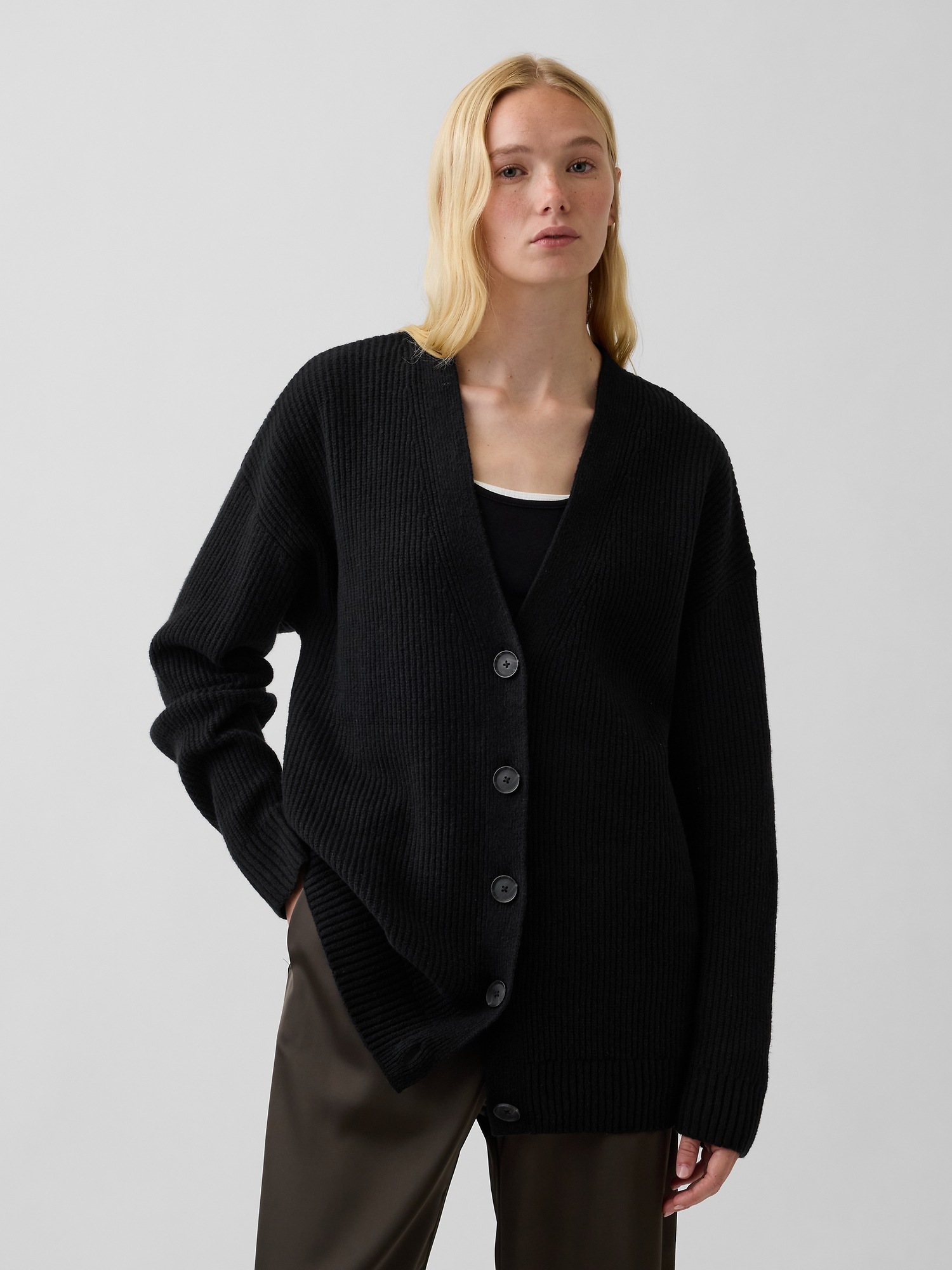 Женский кардиган Gap CashSoft Oversized Cardigan, цвет: Чёрный