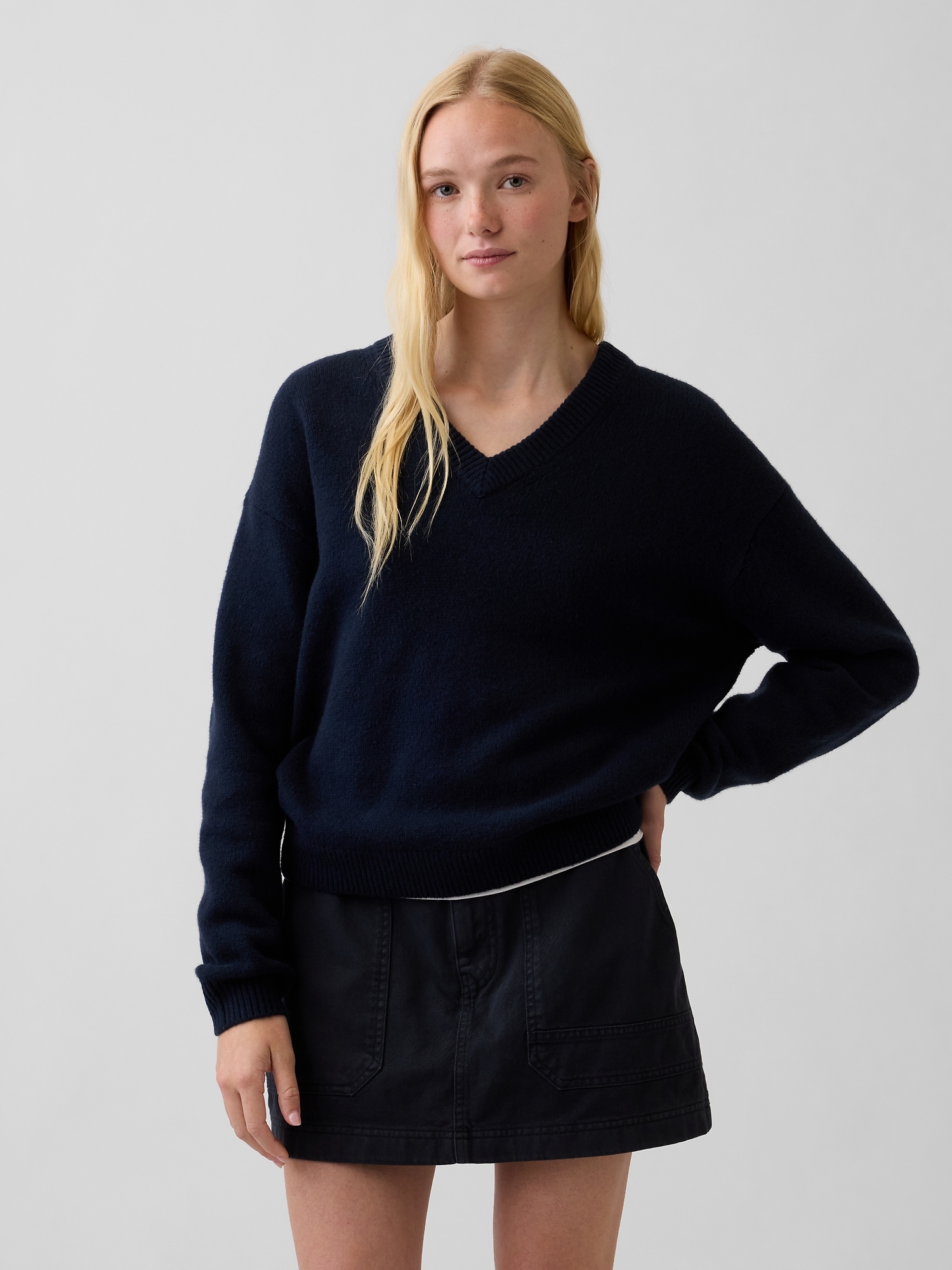 Gap Cashsoft Oversized V-neck Sweater In Classic Navy