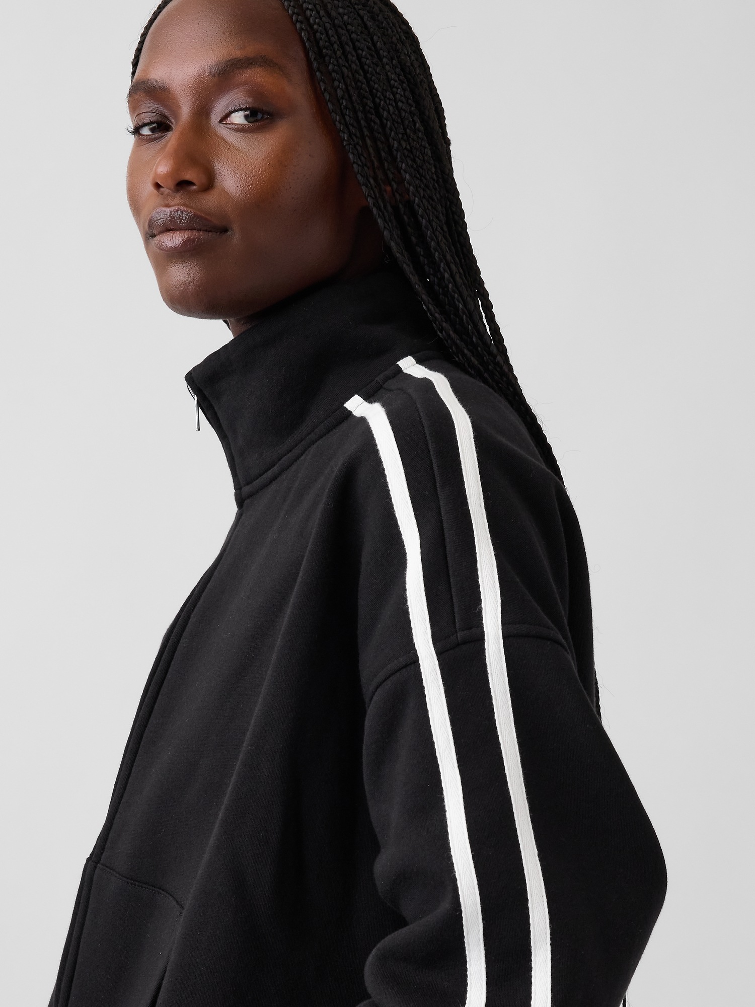 Женская куртка Gap VintageSoft Oversized Mockneck Zip, цвет: Чёрный — фото 3