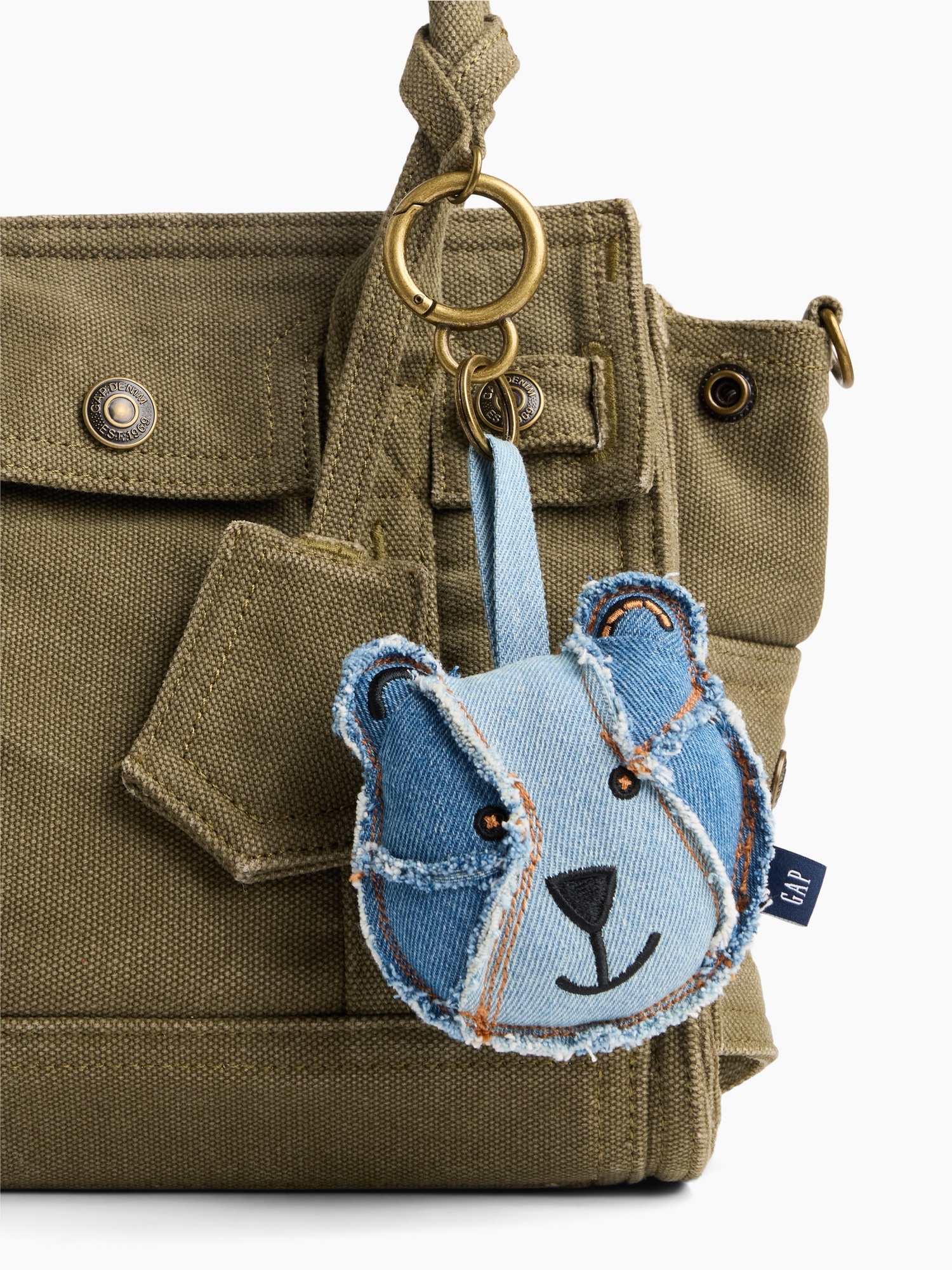 Женский брелок Gap Patchwork Denim Brannan Bear Bag Charm, цвет: Джинсовый — фото 3