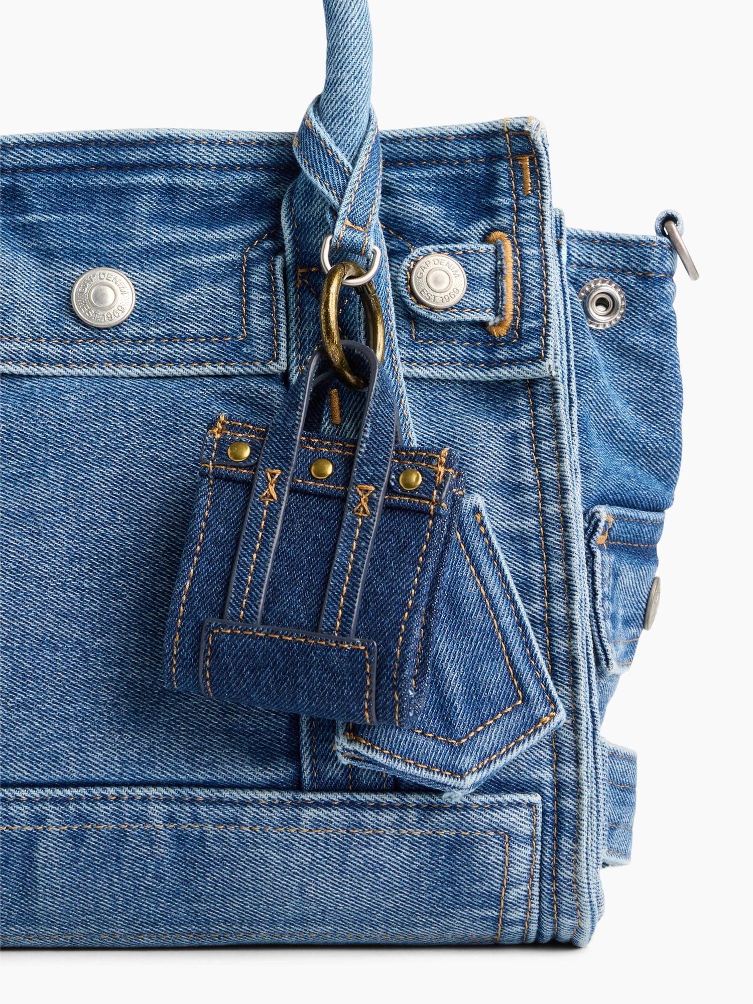 Женский брелок Gap Denim Headphone Case Bag Charm, цвет: Тёмная варка — фото 3