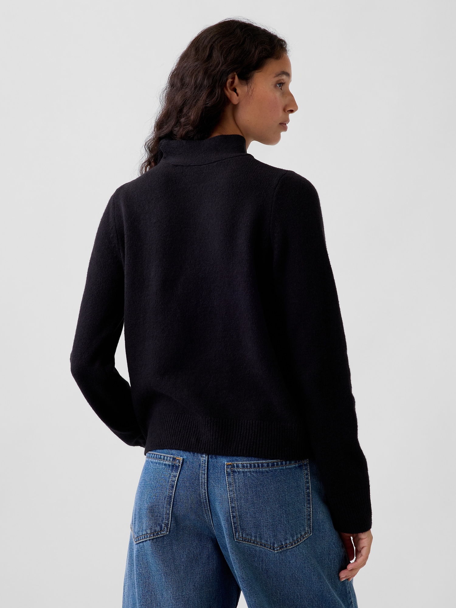 Женский свитер Gap CashSoft Tie-Neck, цвет: Чёрный — фото 3