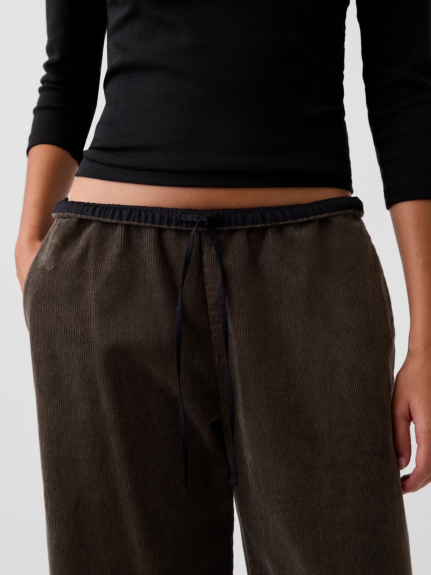 Женские брюки Gap Corduroy Easy Wide-Leg, цвет: Зелёный — фото 4