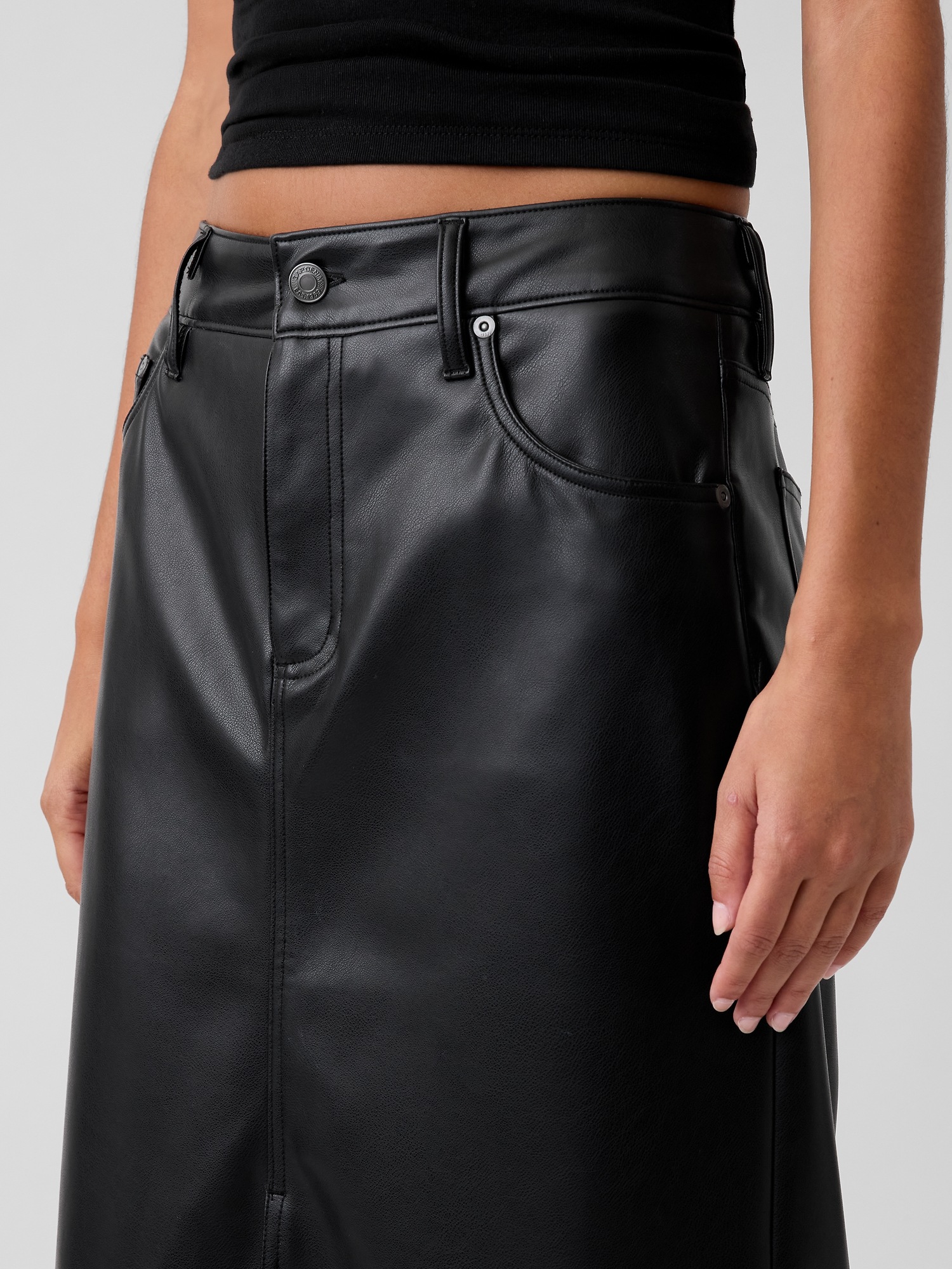 Женская юбка Gap Vegan Leather Pencil, цвет: Чёрный — фото 3