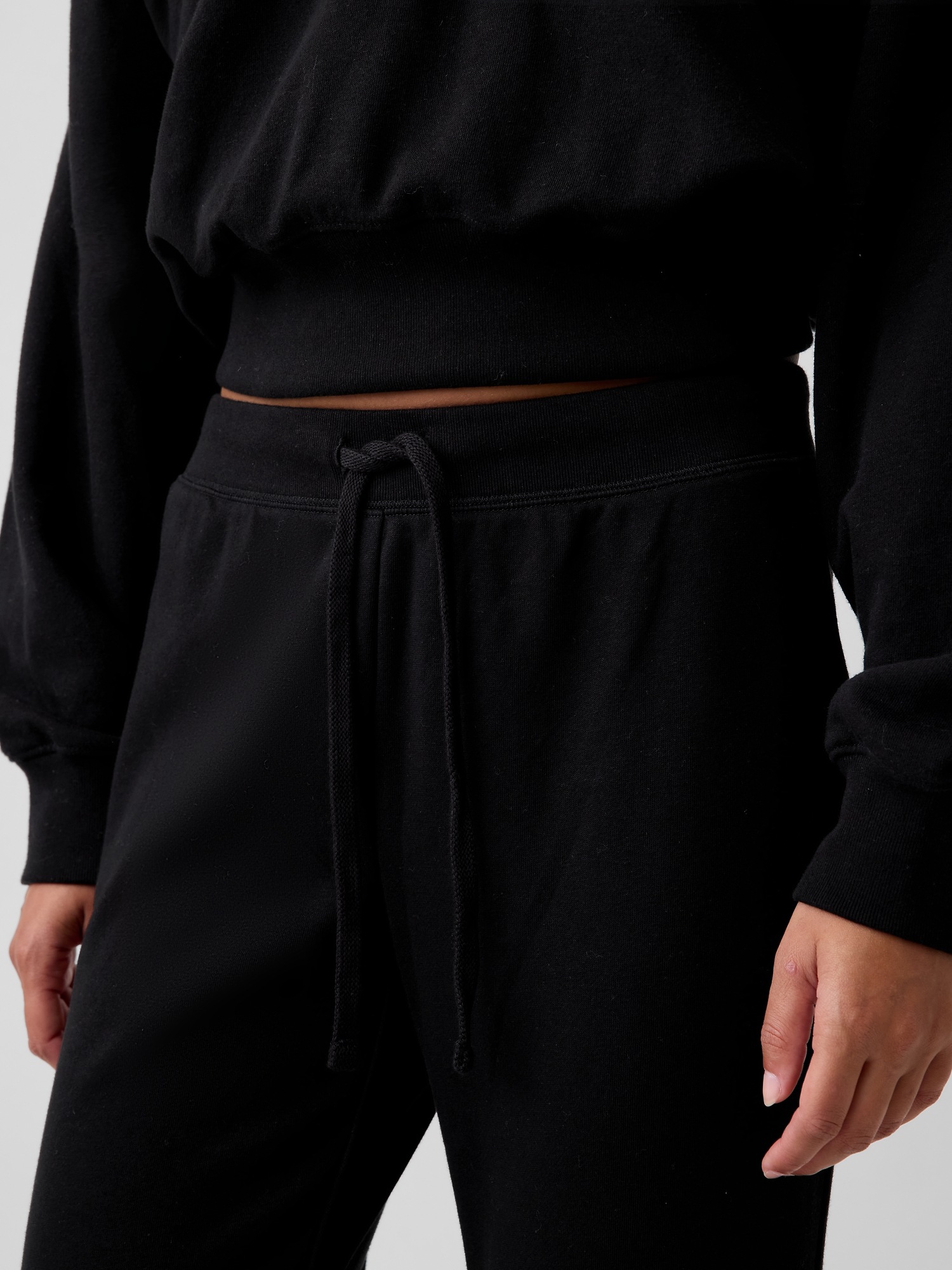 Женские брюки Gap VintageSoft Terry Flare Sweatpants, цвет: Чёрный — фото 4