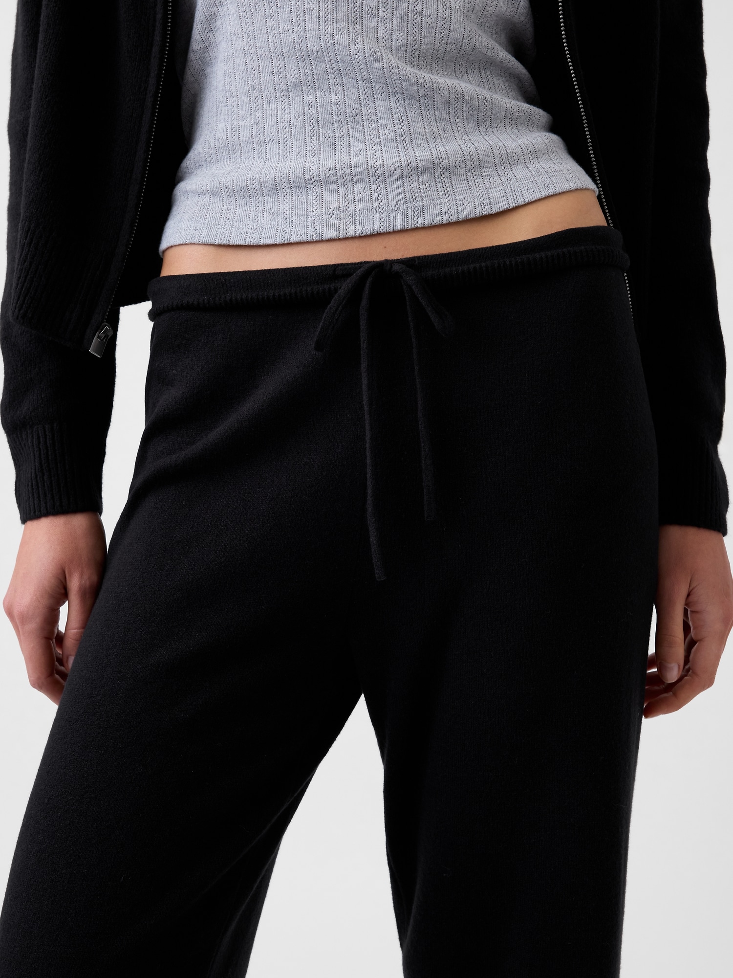 Женские брюки Gap CashSoft Loose Sweater Pants, цвет: Чёрный — фото 4