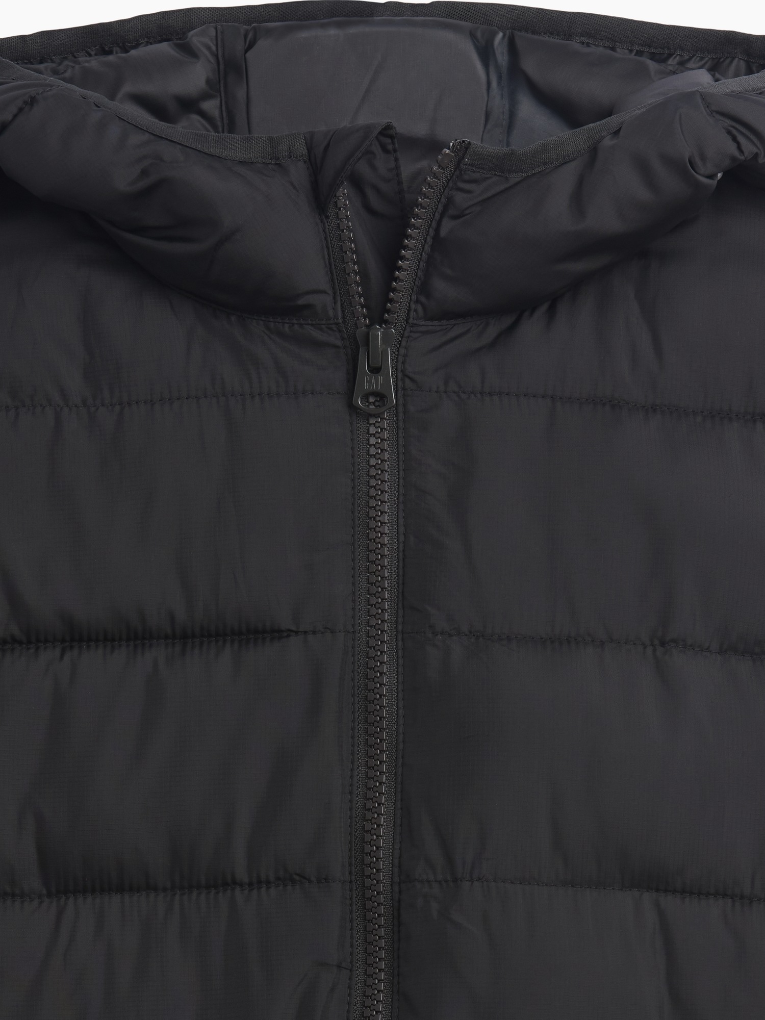 Детская куртка Gap Recycled Kids Lightweight Puffer, цвет: Чёрный — фото 5