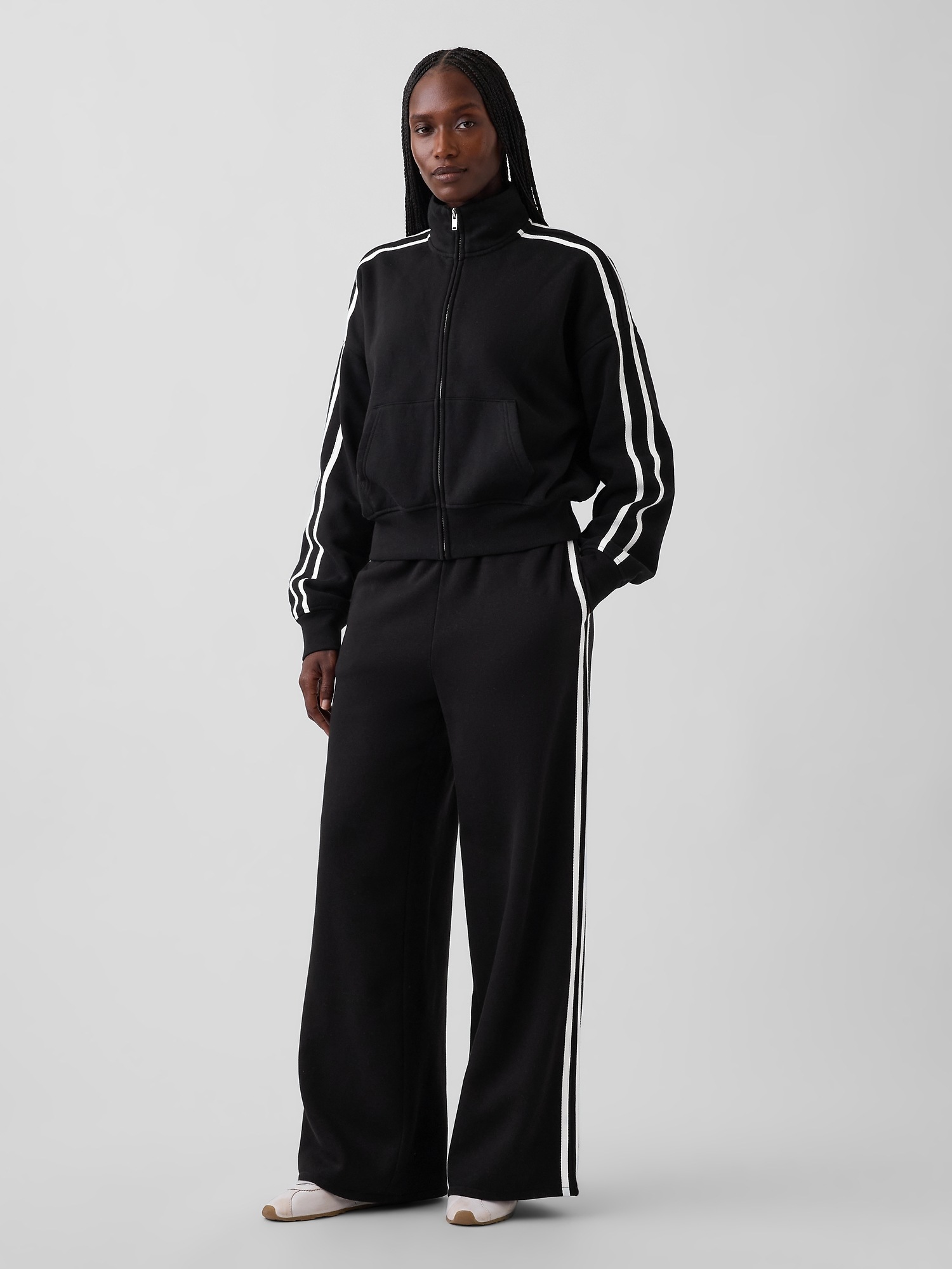 Женская куртка Gap VintageSoft Oversized Mockneck Zip, цвет: Чёрный — фото 4